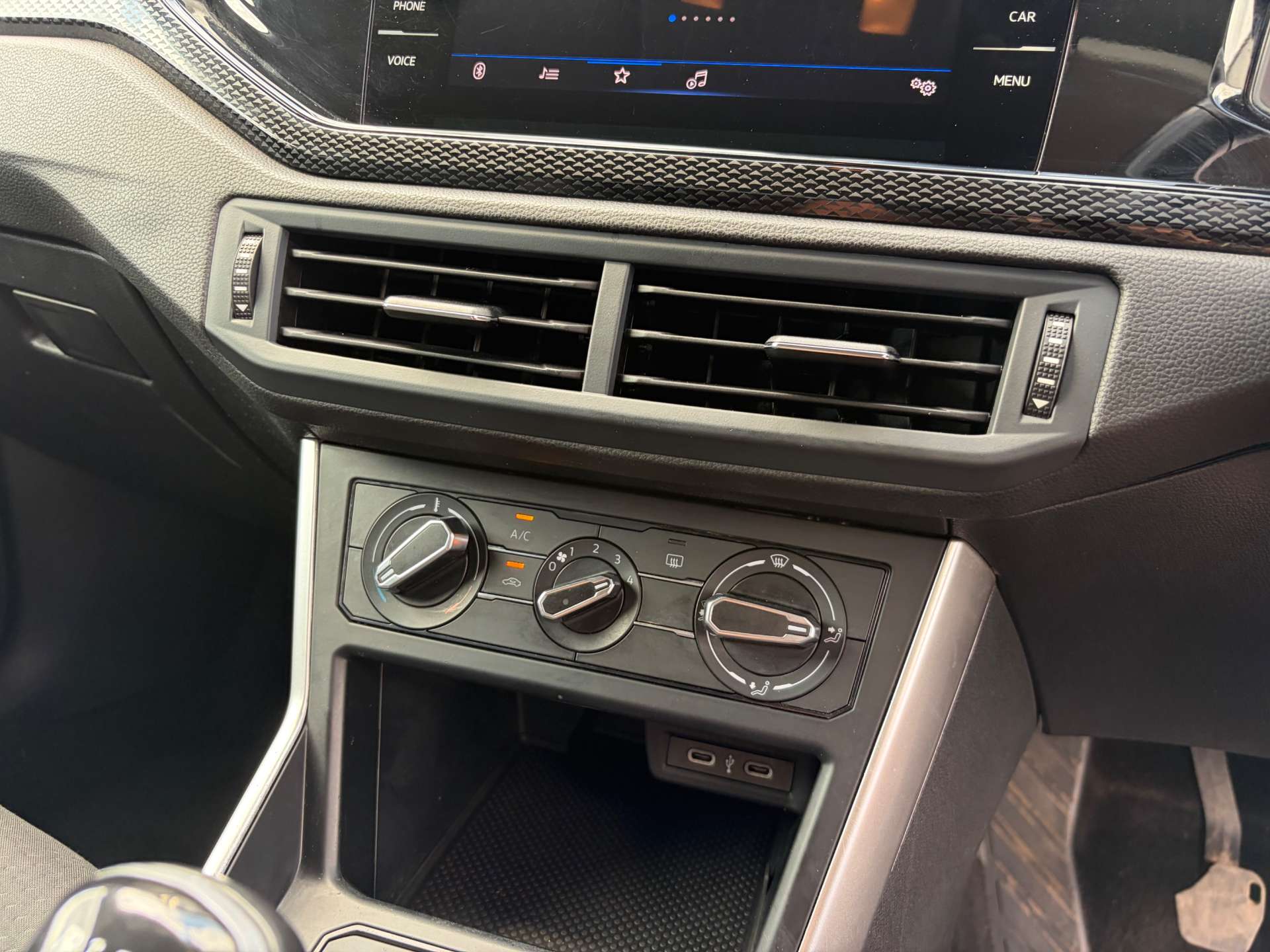2024 Volkswagen Polo — image 36
