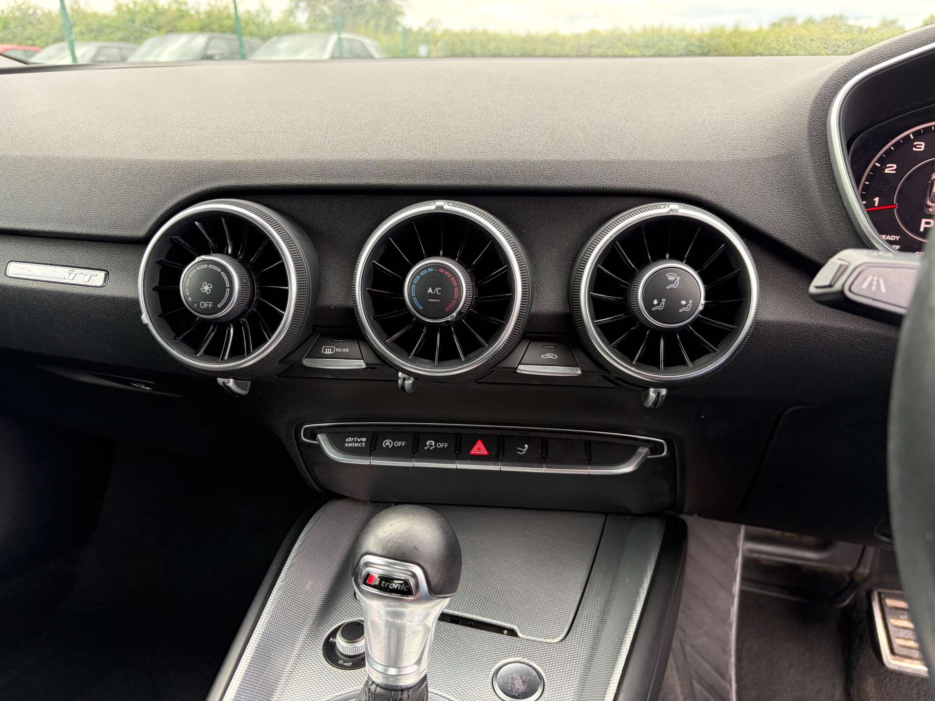 2017 Audi TT — image 31