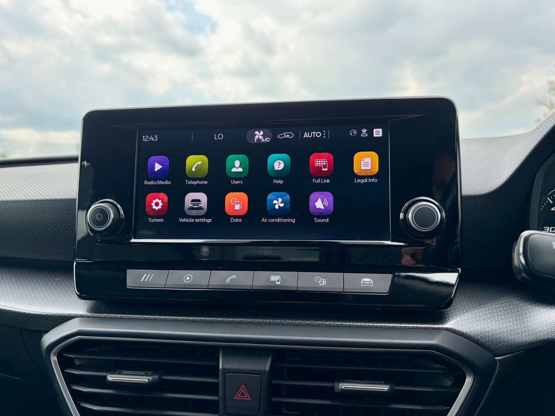 2022 SEAT Leon — image 40