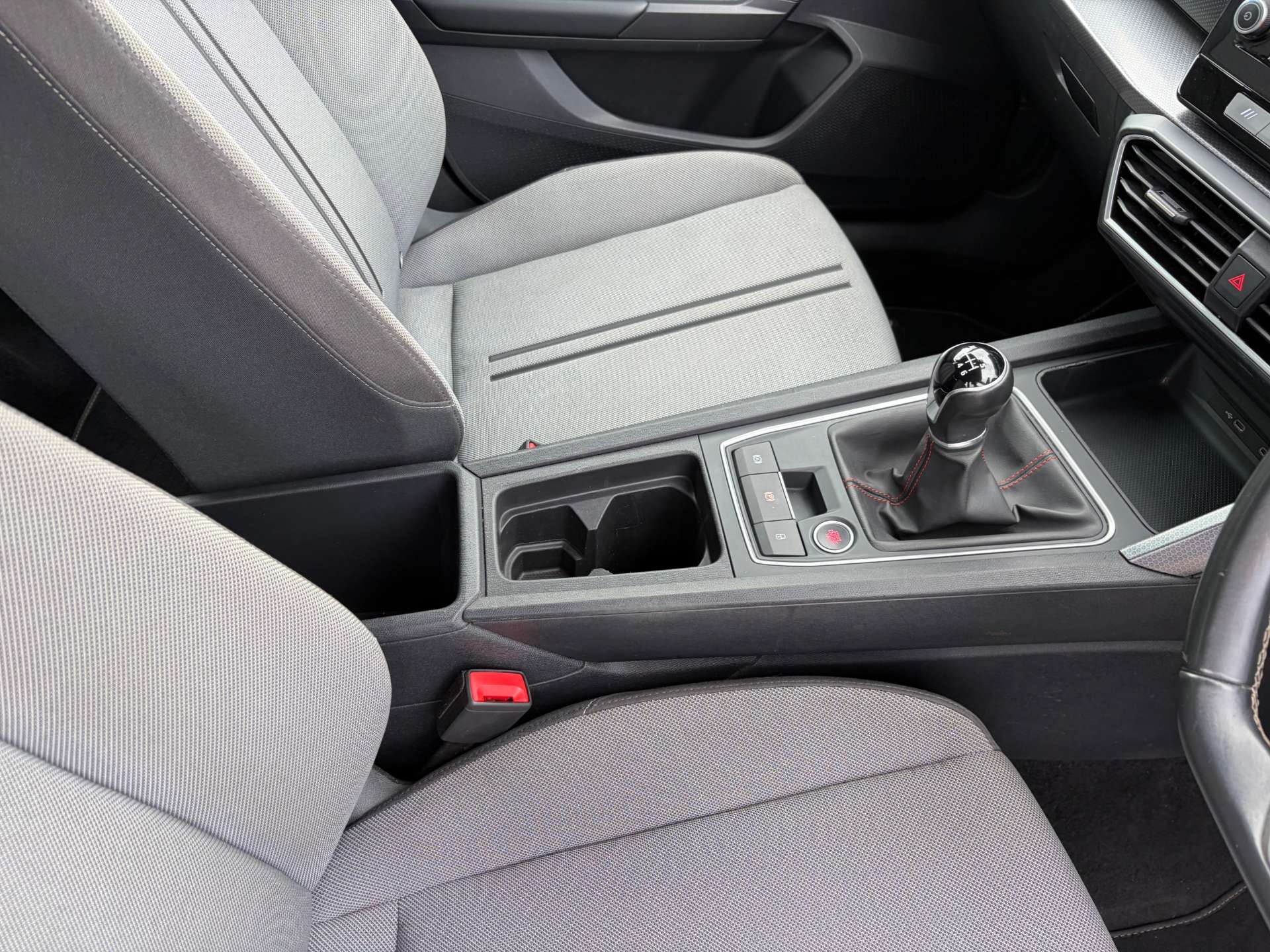 2022 SEAT Leon — image 39