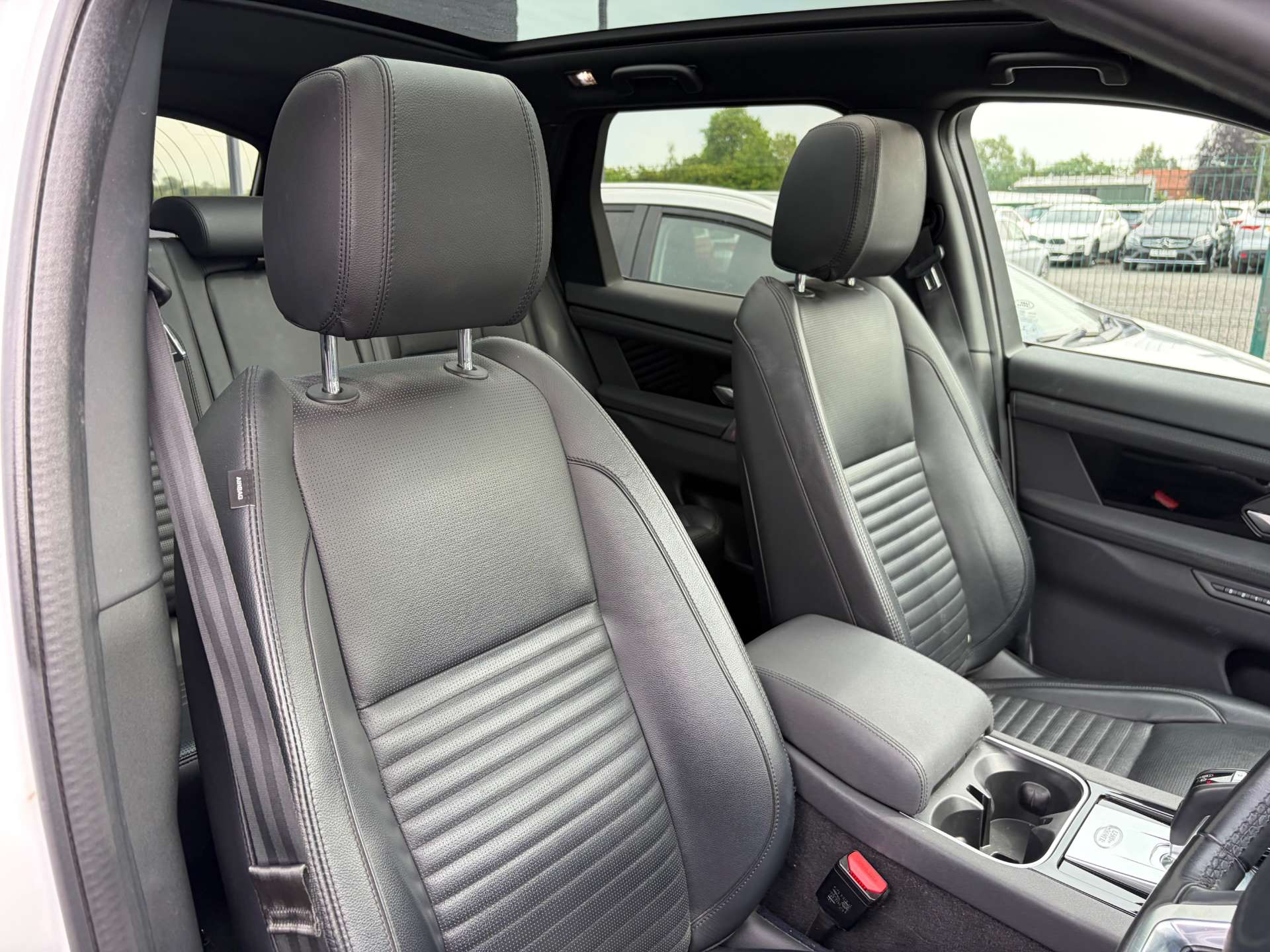 2019 Land Rover Discovery — image 34