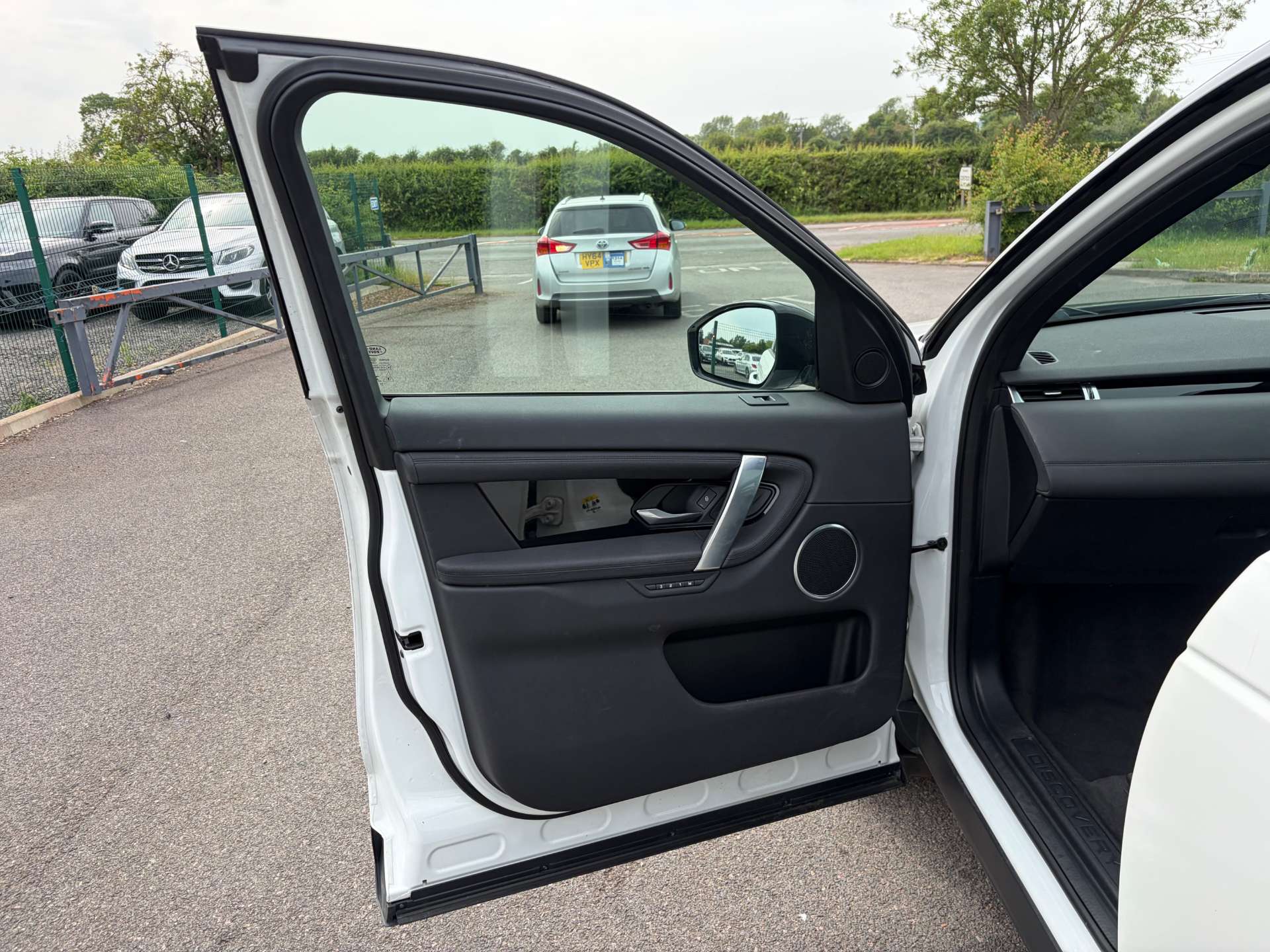 2019 Land Rover Discovery — image 15