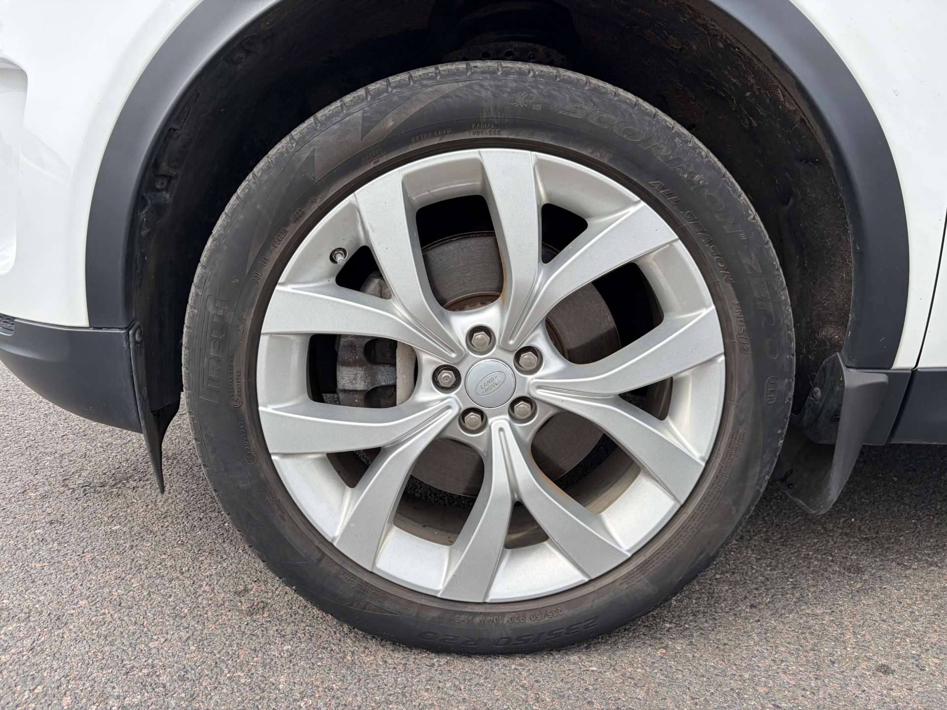 2019 Land Rover Discovery — image 11