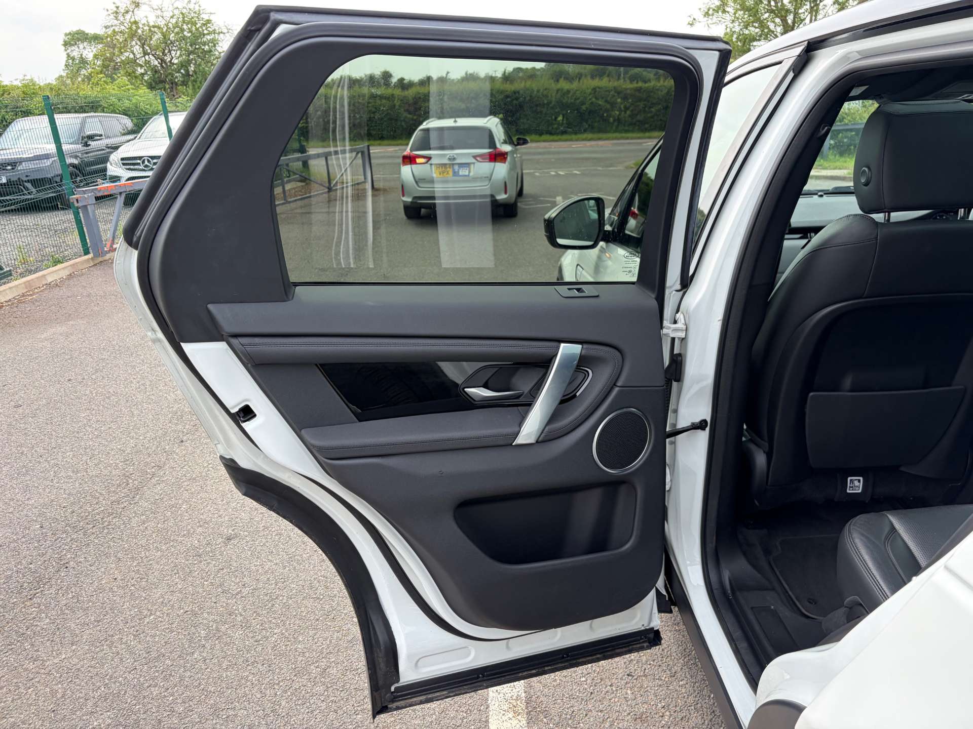 2019 Land Rover Discovery — image 19