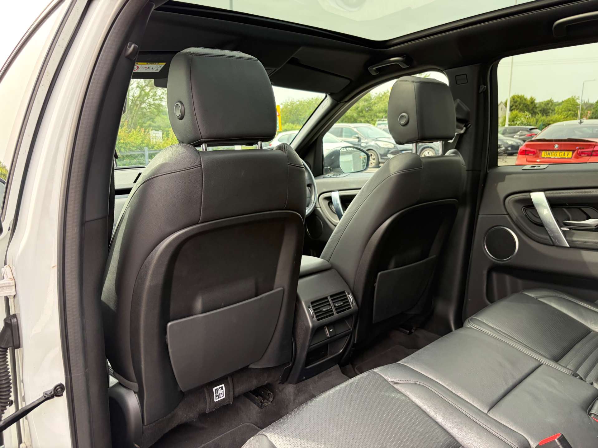 2019 Land Rover Discovery — image 21