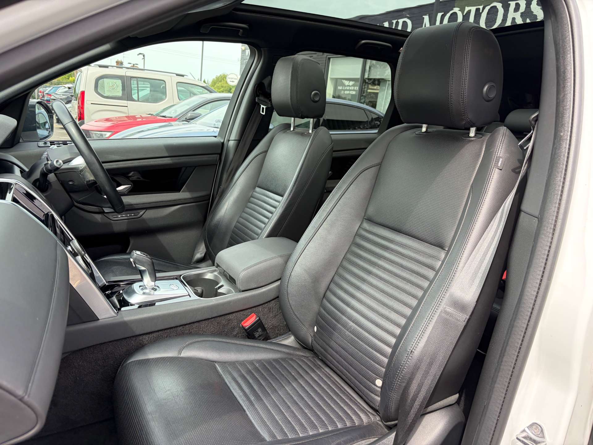 2019 Land Rover Discovery — image 17