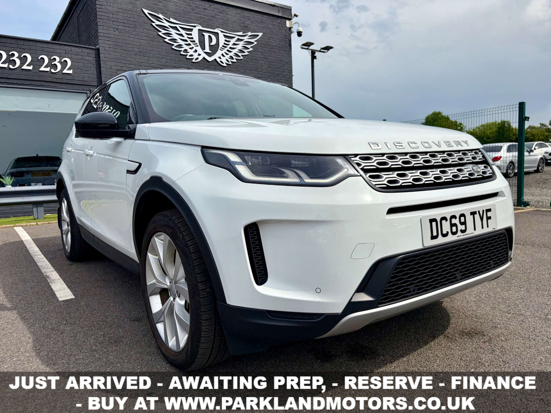 2019 Land Rover Discovery — image 1