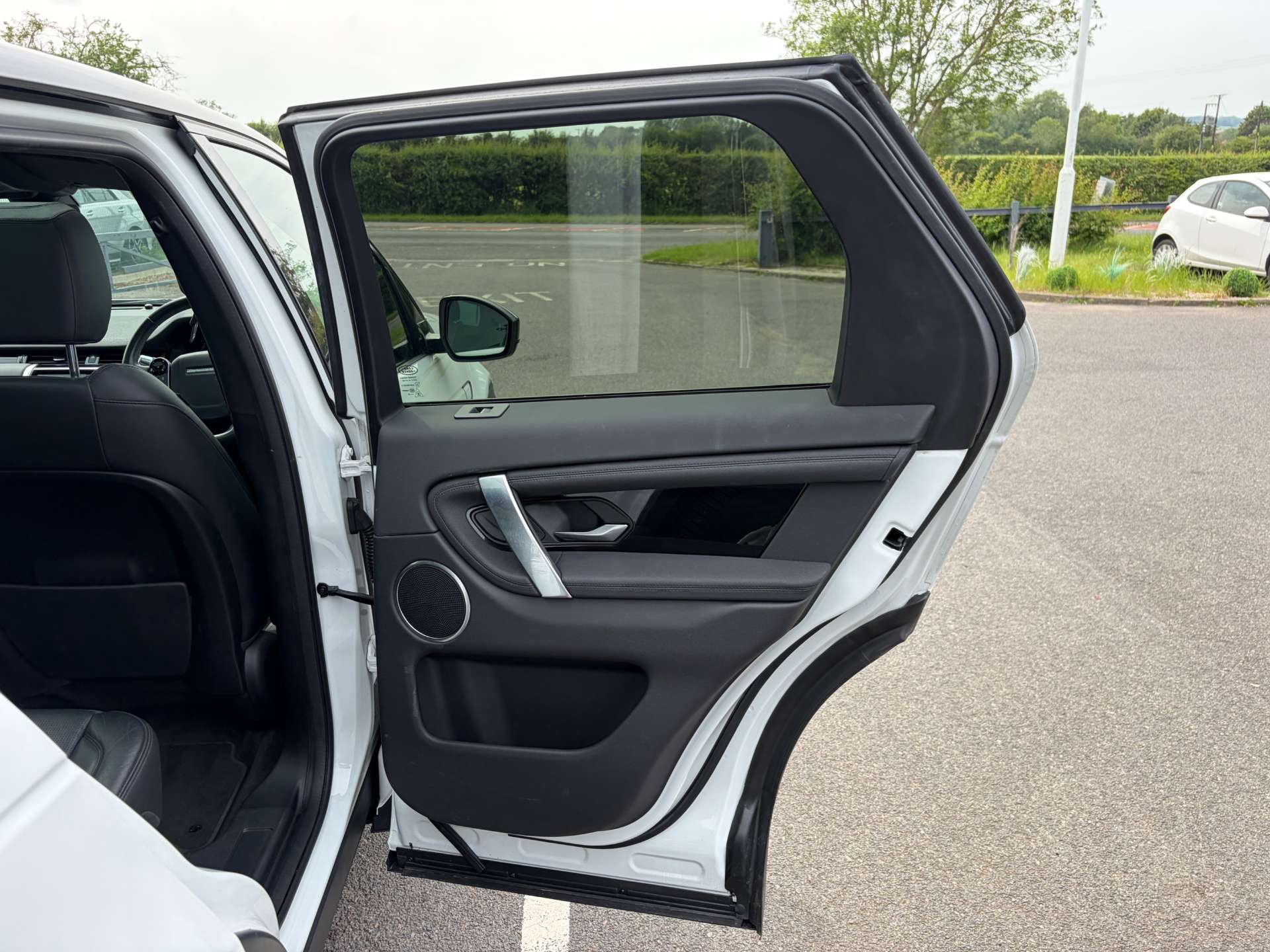 2019 Land Rover Discovery — image 26