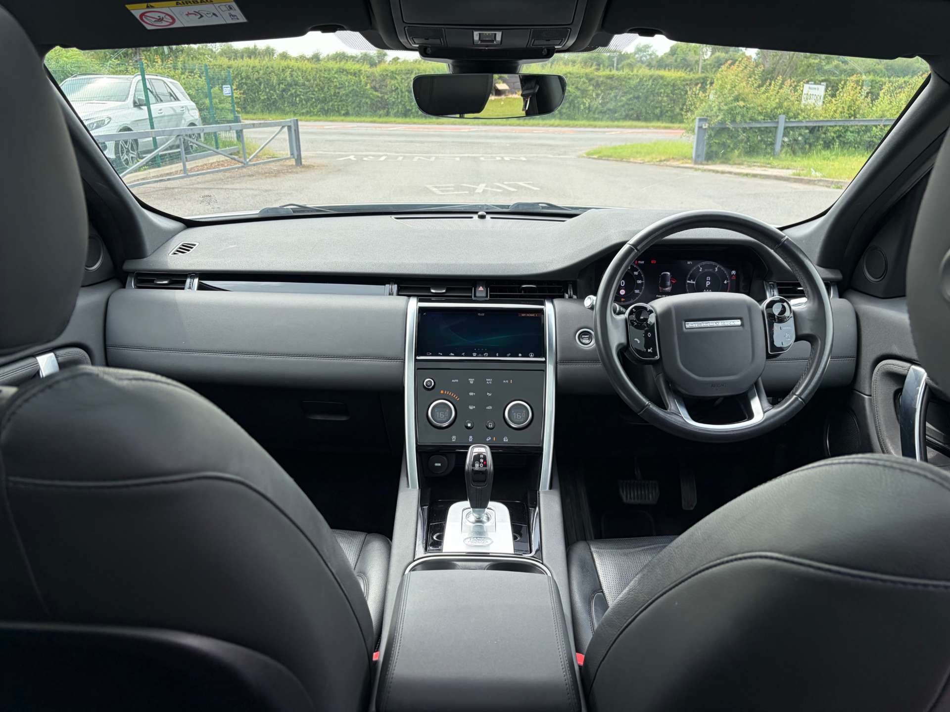 2019 Land Rover Discovery — image 32