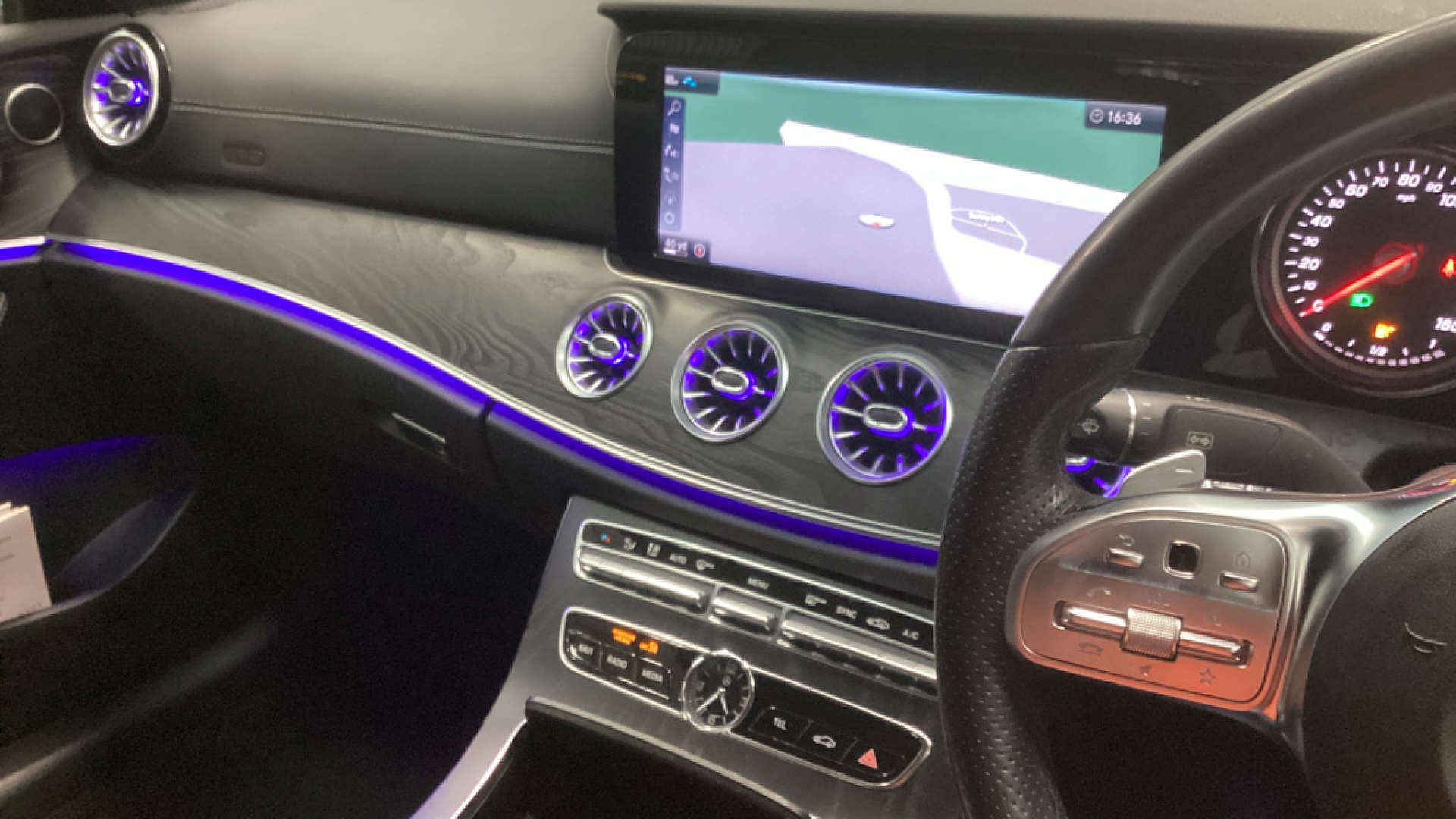 2018 Mercedes E220d — image 14