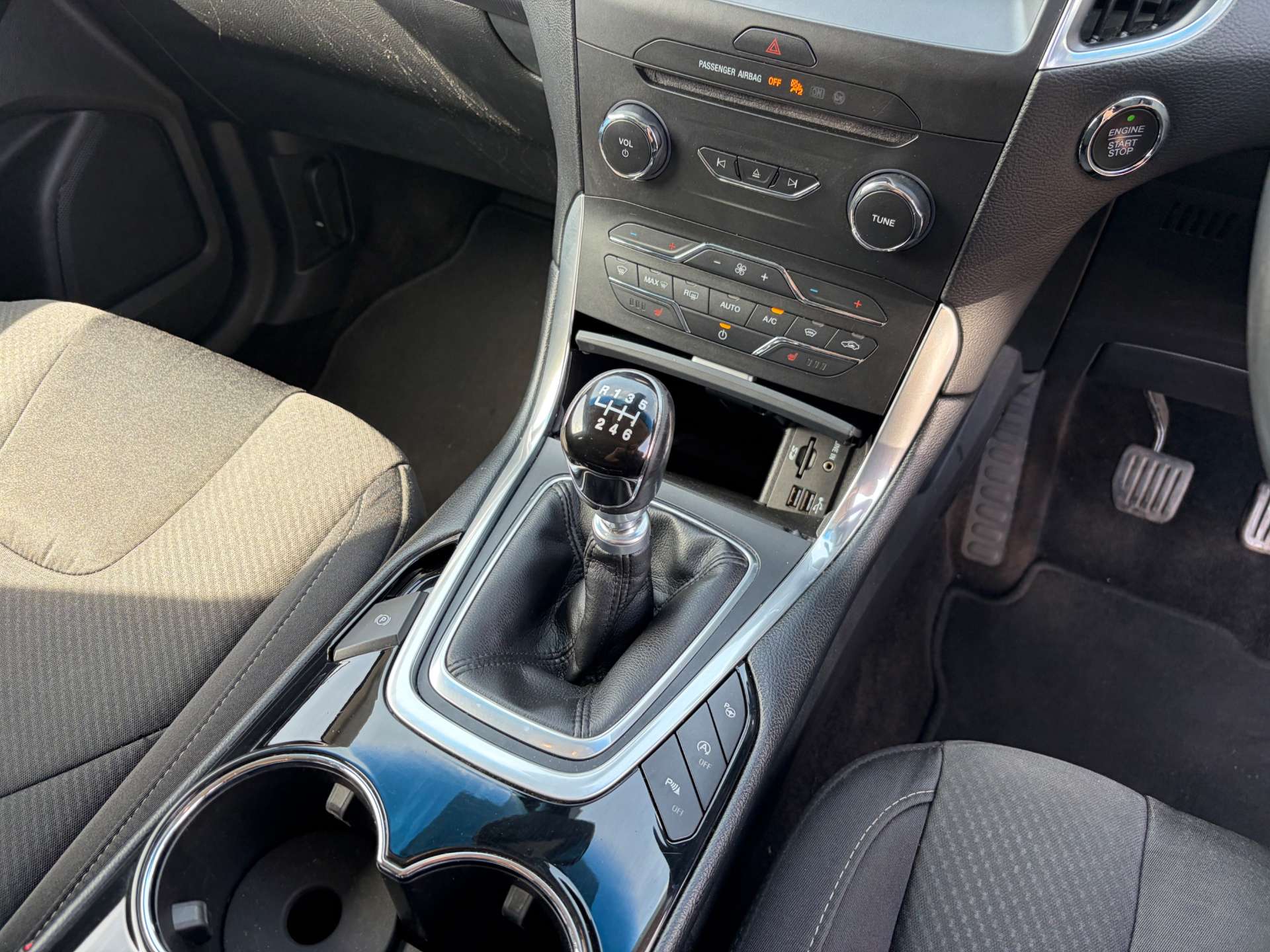 2017 Ford Edge — image 38
