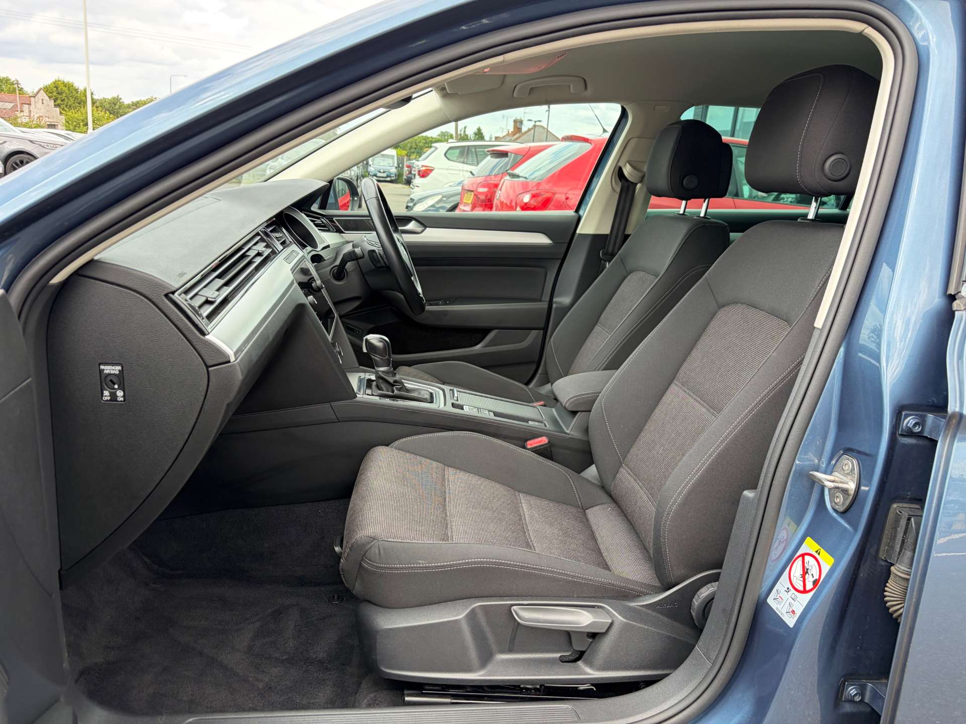 2018 Volkswagen Passat — image 16