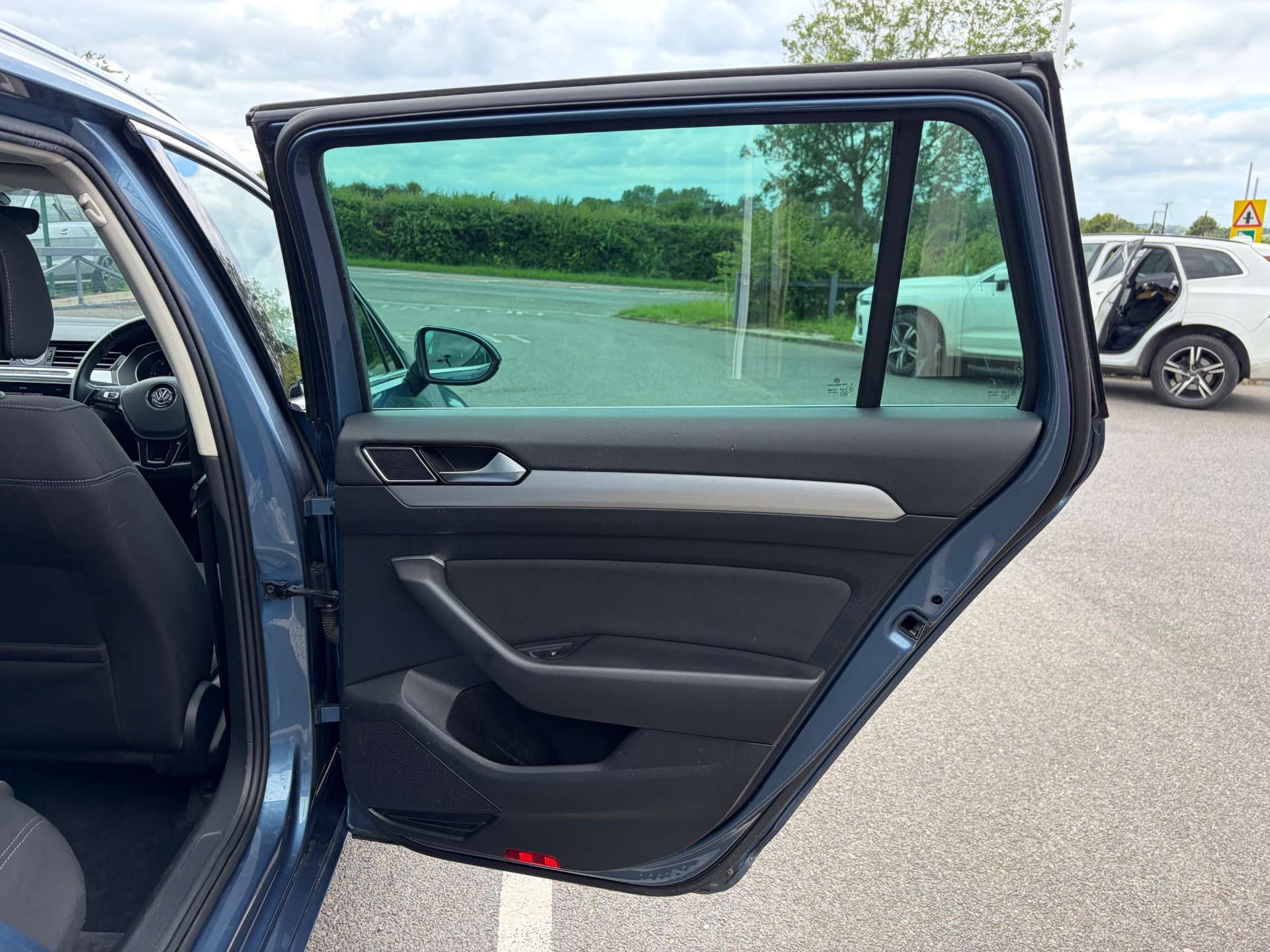 2018 Volkswagen Passat — image 25