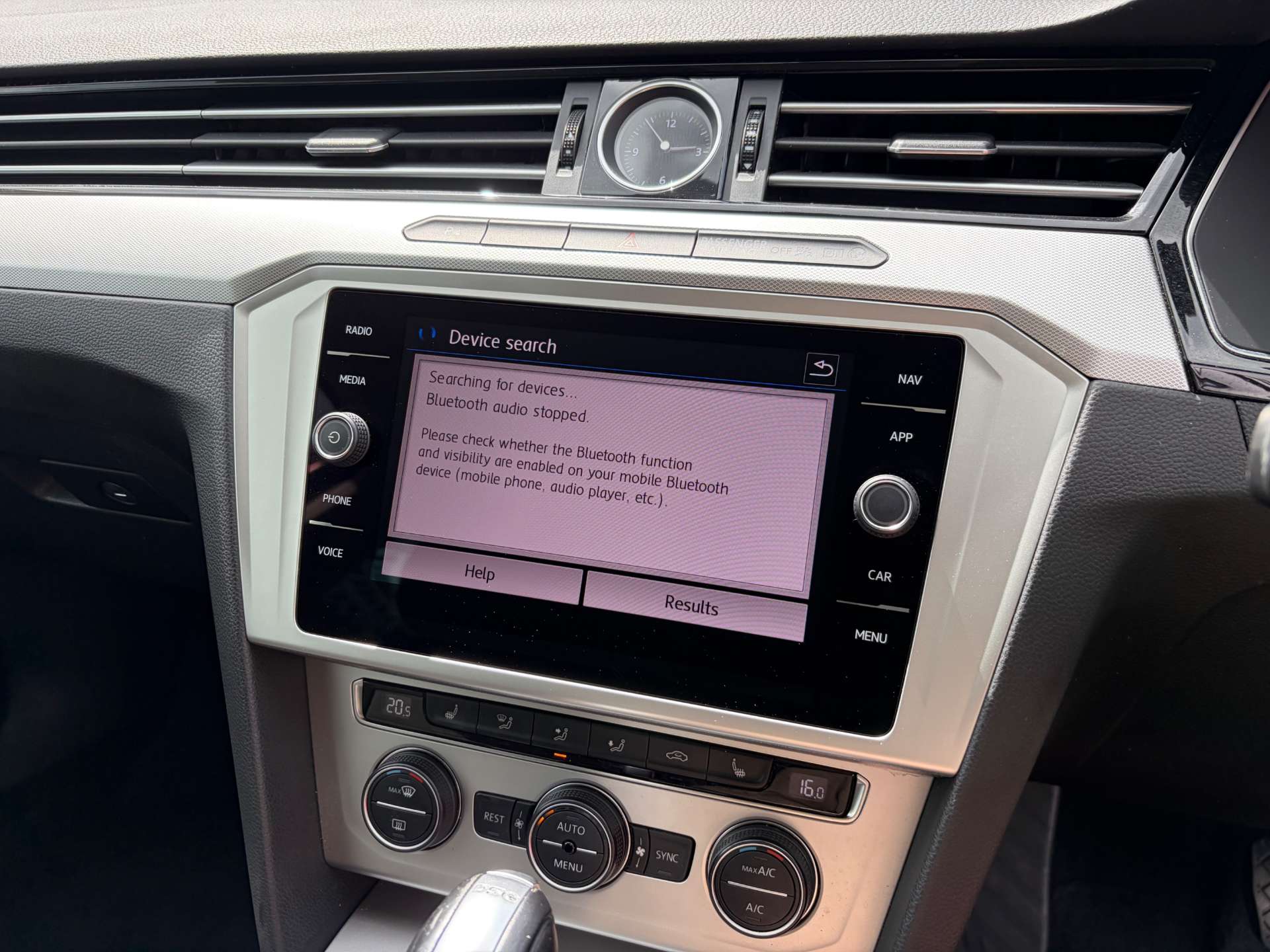 2018 Volkswagen Passat — image 51