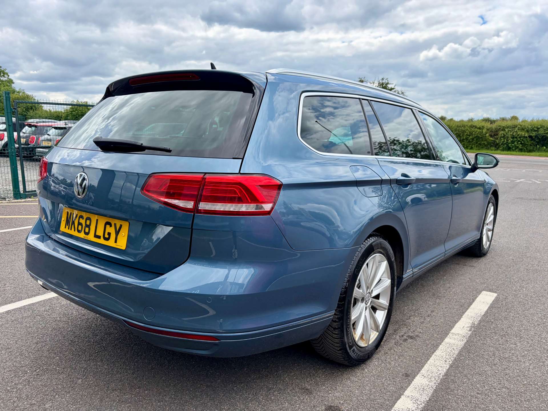 2018 Volkswagen Passat — image 9