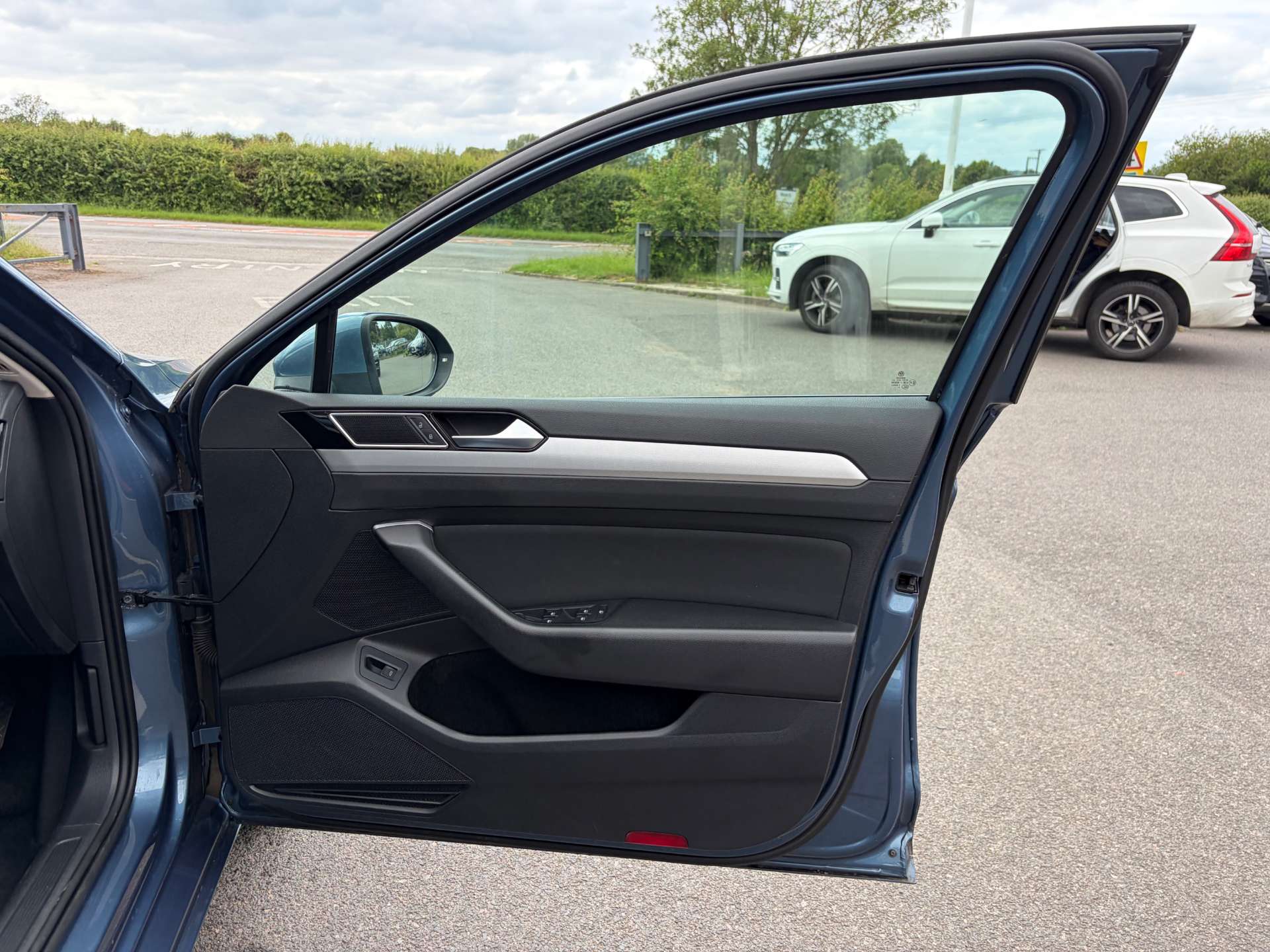2018 Volkswagen Passat — image 31