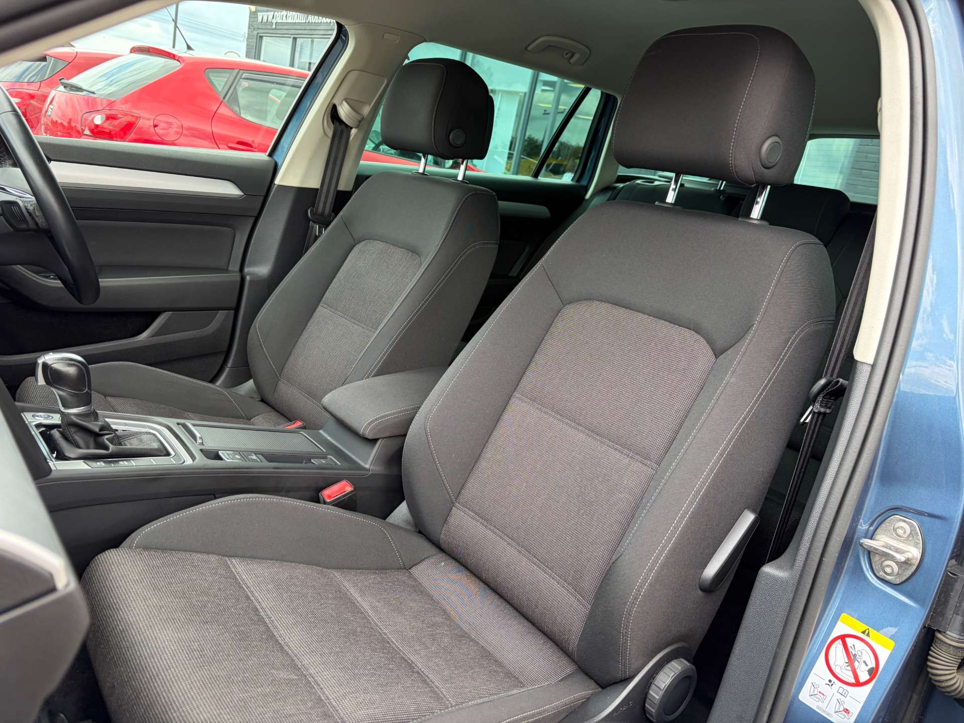2018 Volkswagen Passat — image 17
