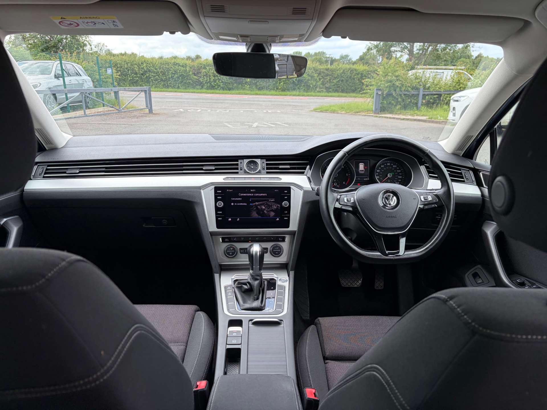 2018 Volkswagen Passat — image 30