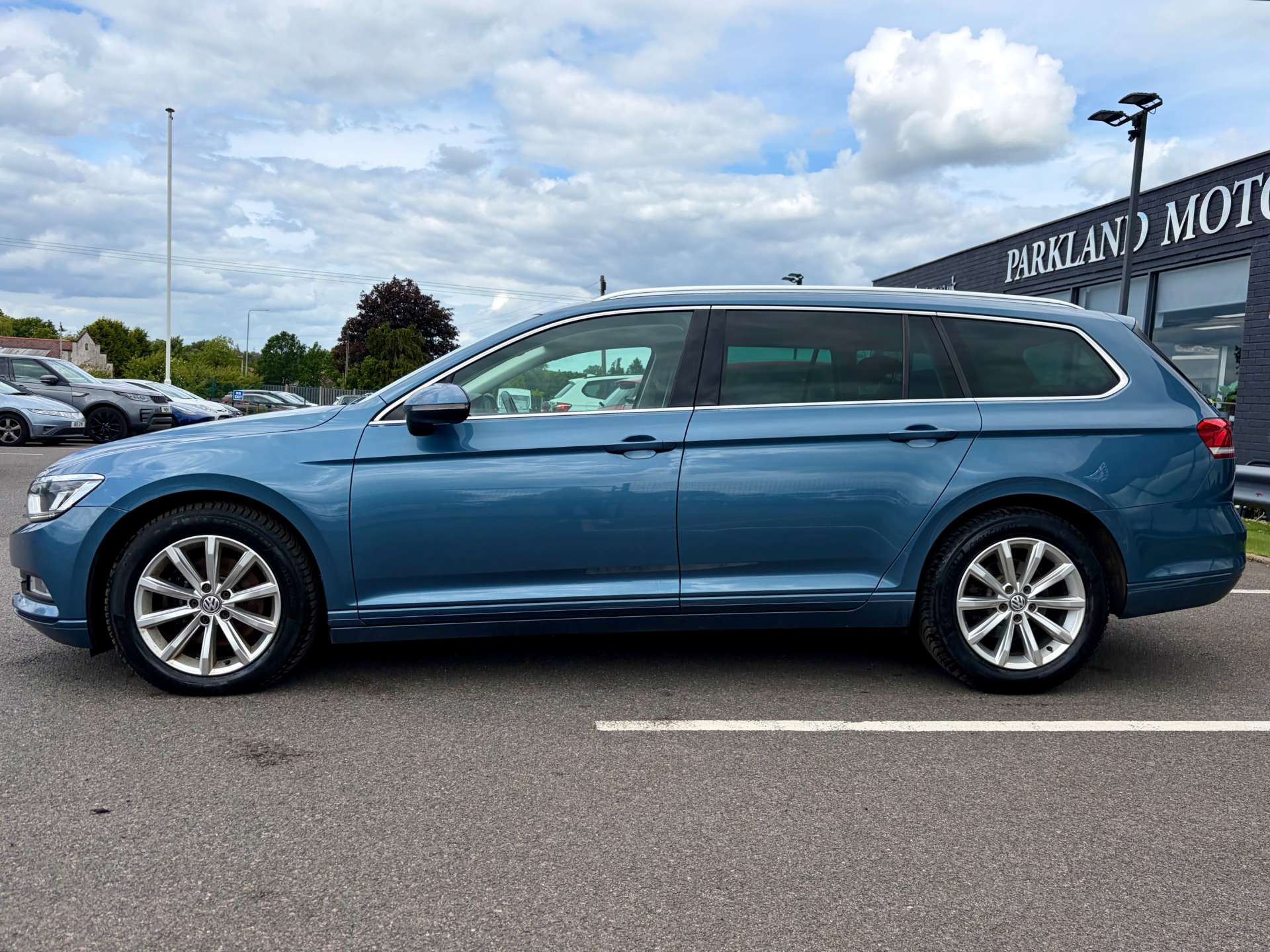 2018 Volkswagen Passat — image 6