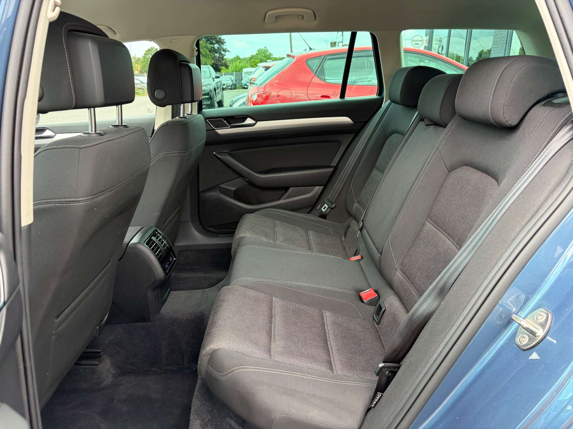 2018 Volkswagen Passat — image 20