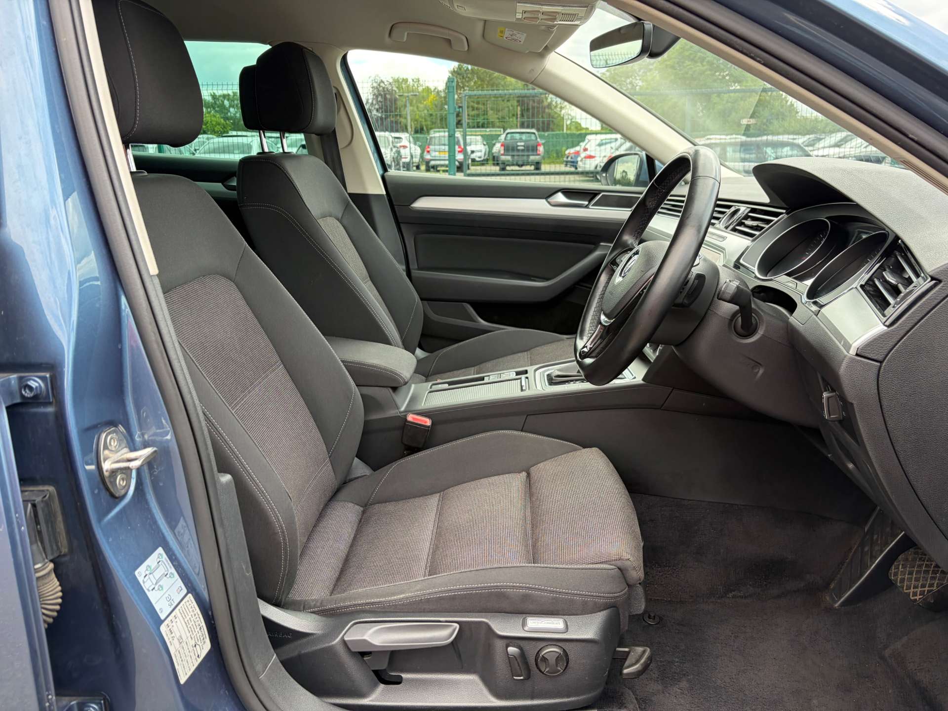 2018 Volkswagen Passat — image 32