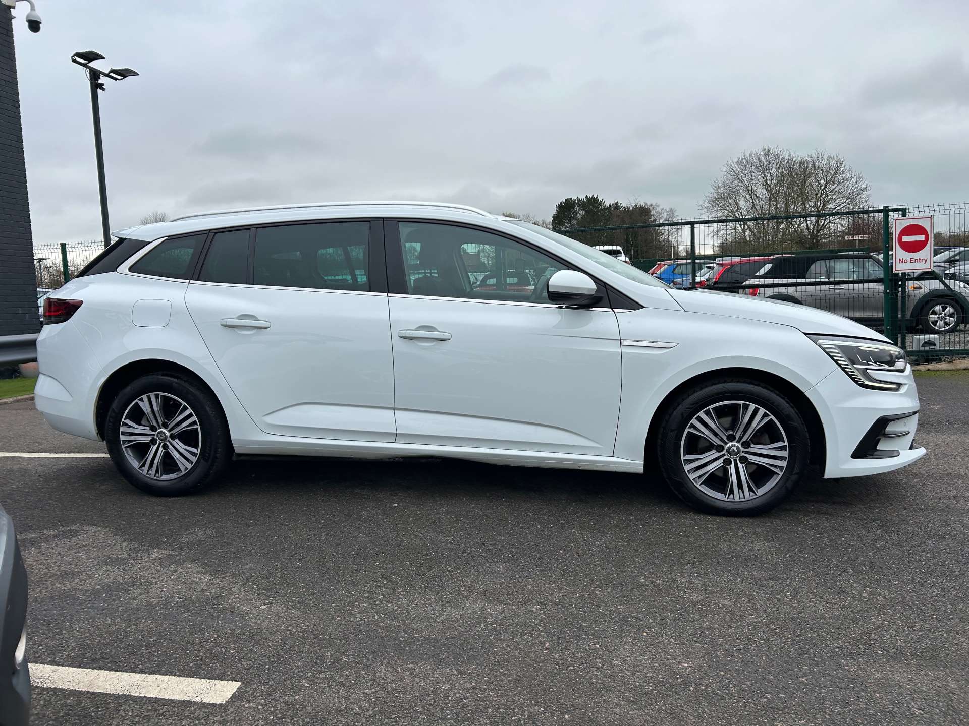 2021 Renault Megane — image 10