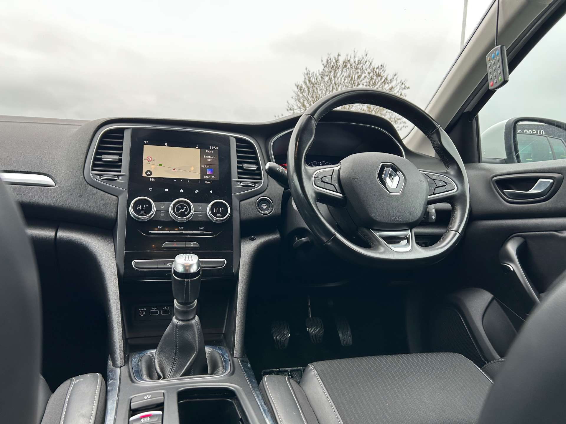 2021 Renault Megane — image 3