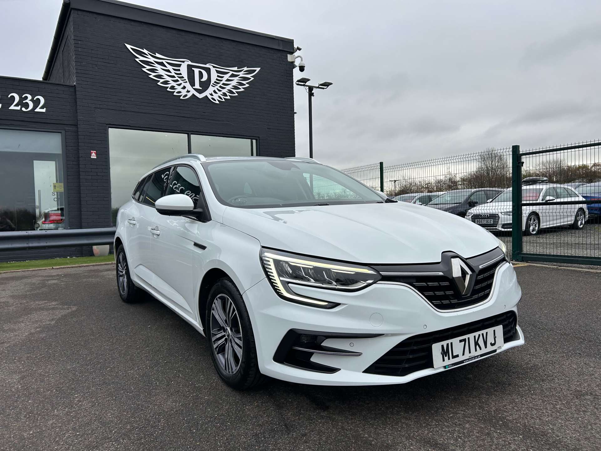 2021 Renault Megane — image 2