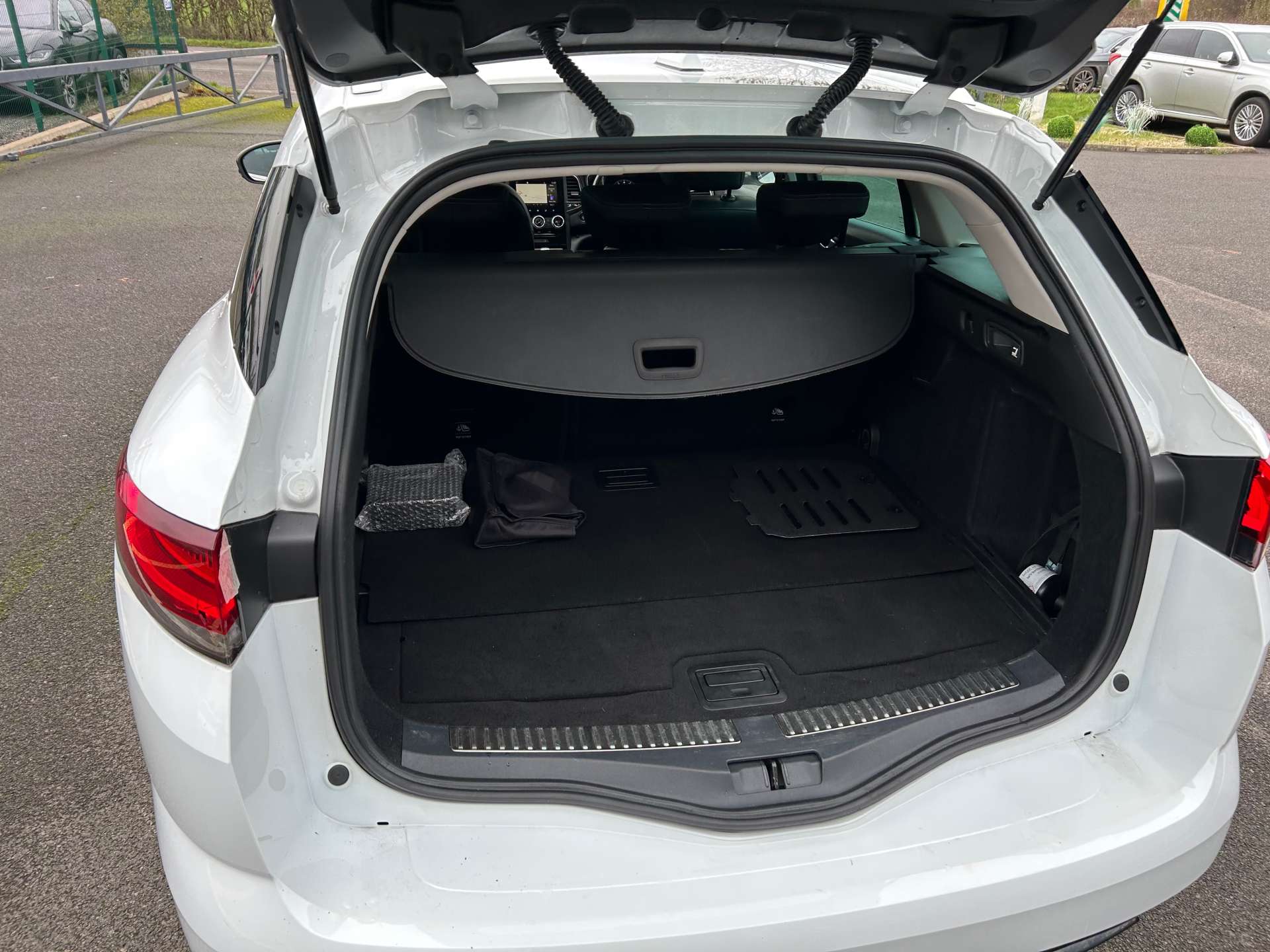 2021 Renault Megane — image 24