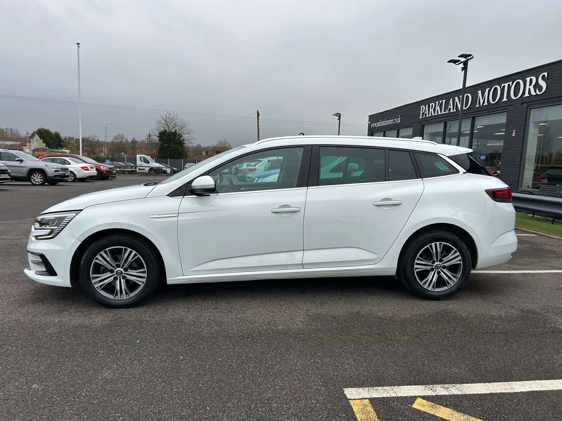2021 Renault Megane — image 6
