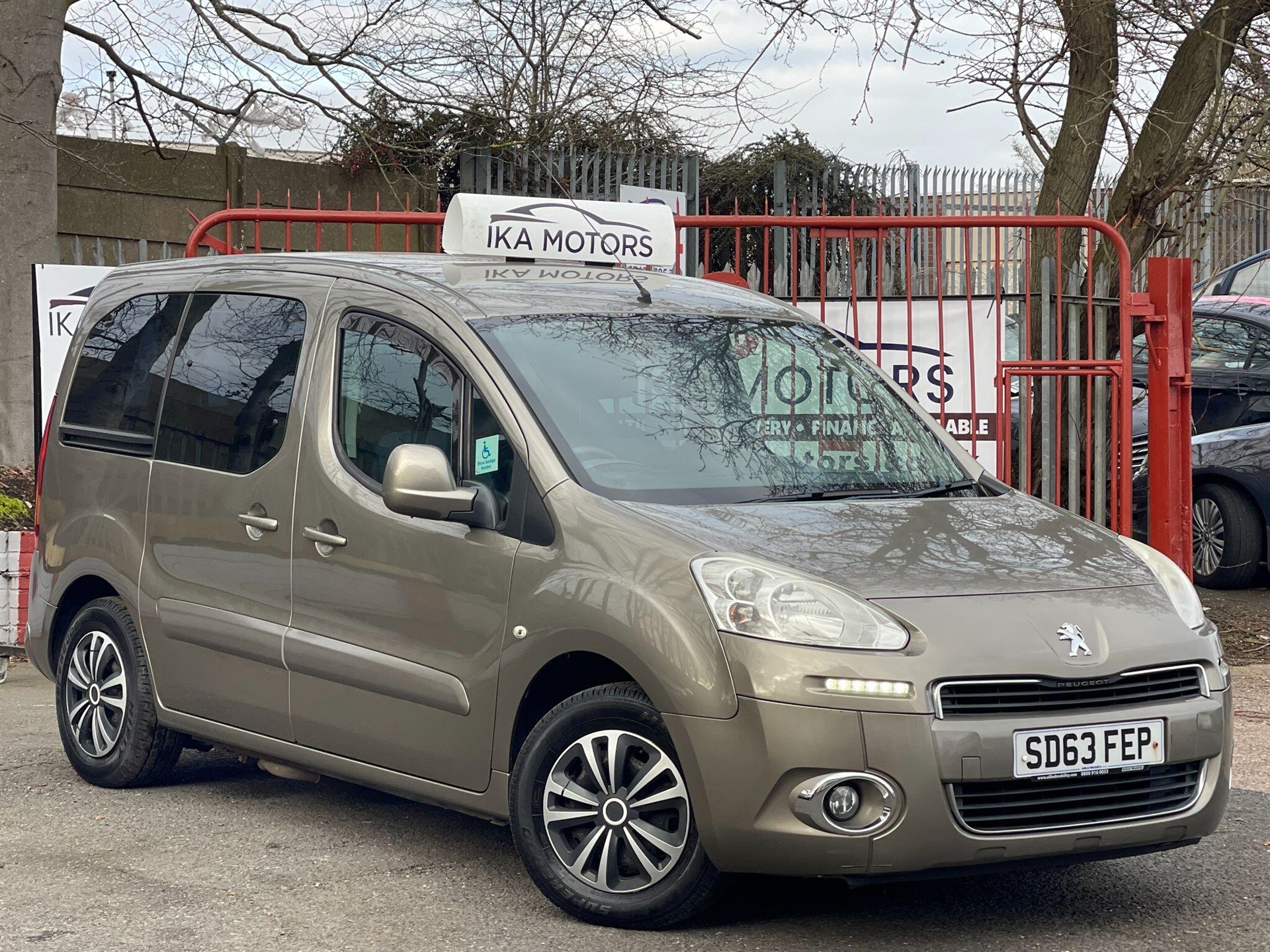 Used Peugeot Partner Tepee 1.6 HDi Tepee S EGC (s/s) 5dr for sale in ...