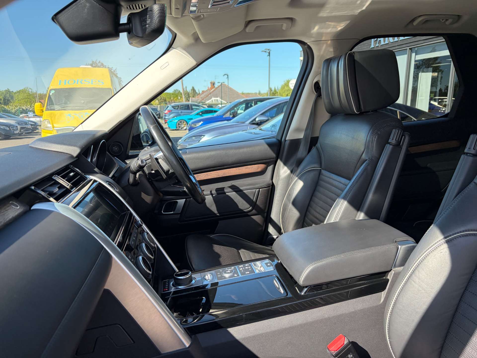 2017 Land Rover Discovery — image 18