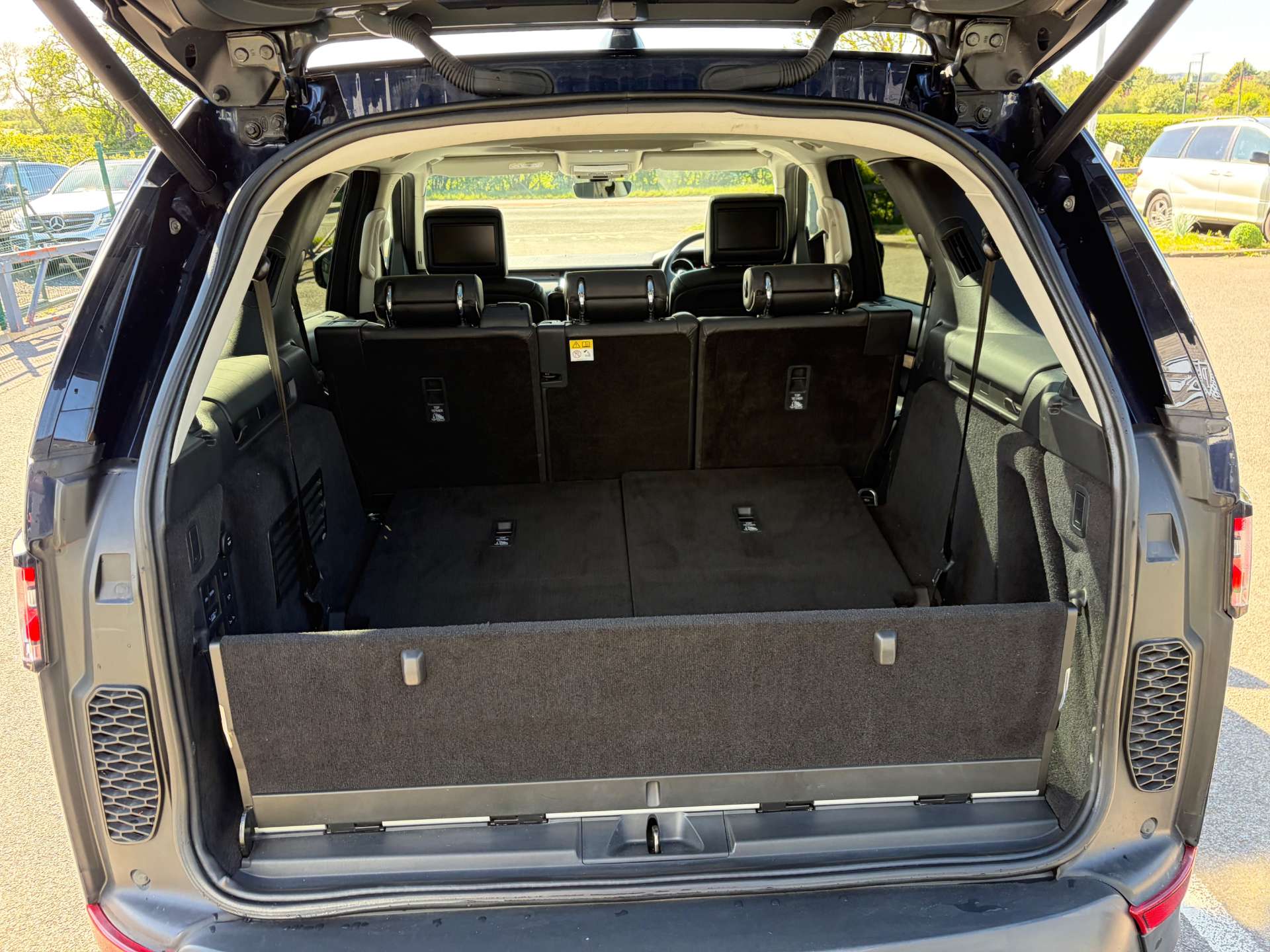 2017 Land Rover Discovery — image 27