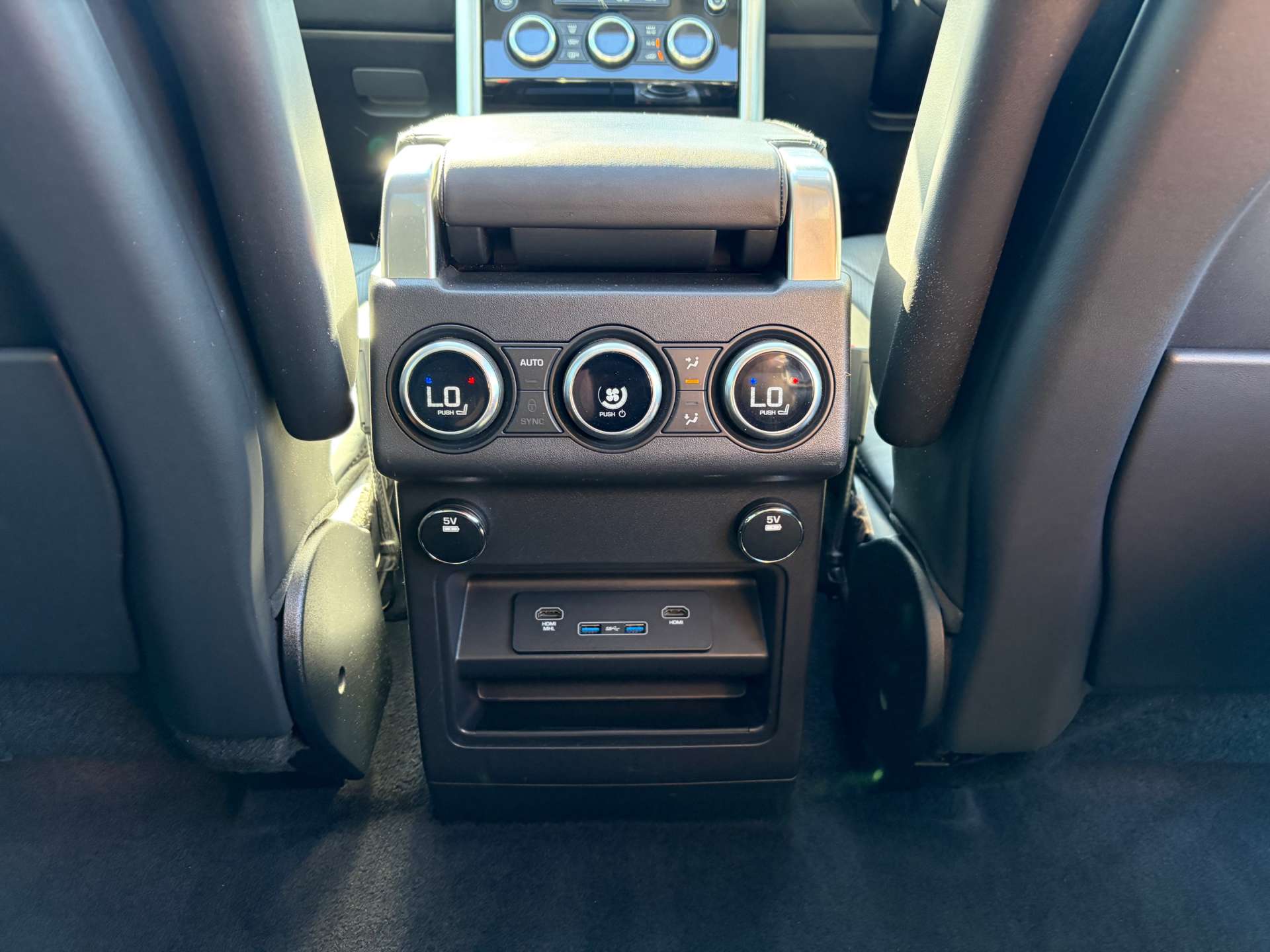 2017 Land Rover Discovery — image 36