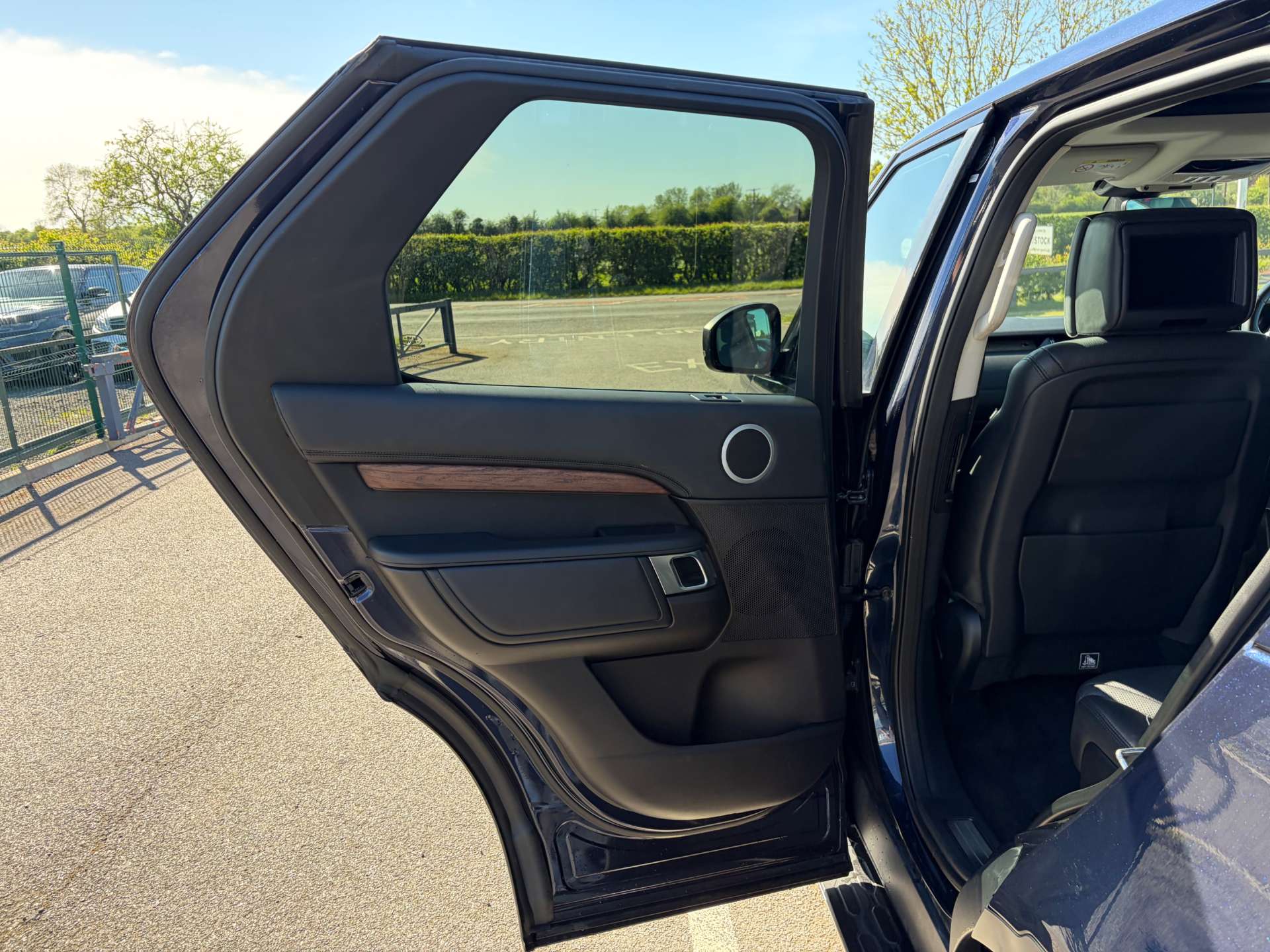 2017 Land Rover Discovery — image 20