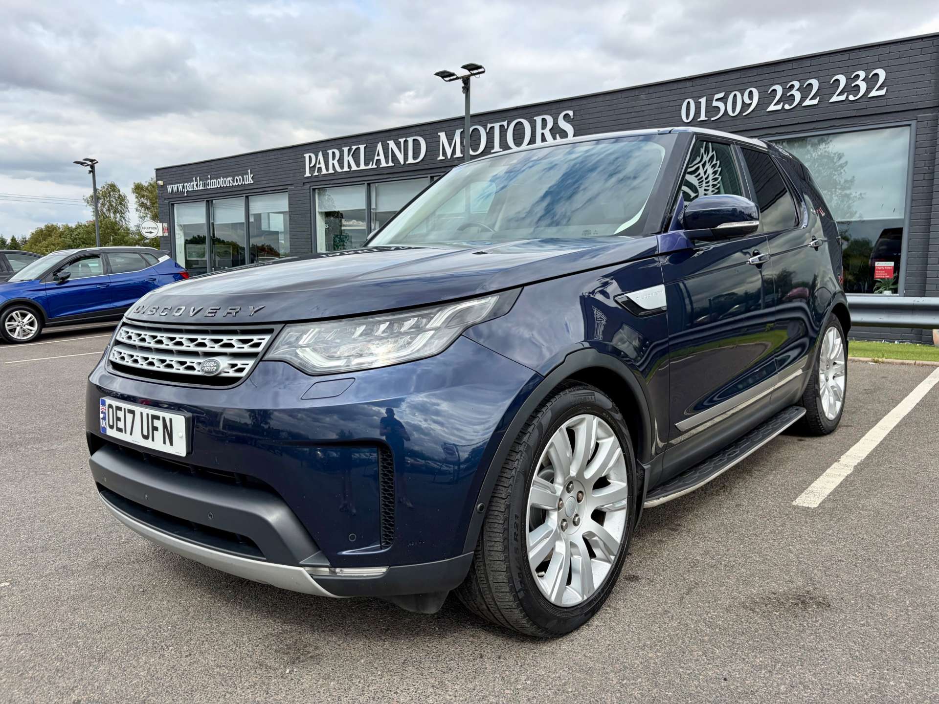 2017 Land Rover Discovery — image 5