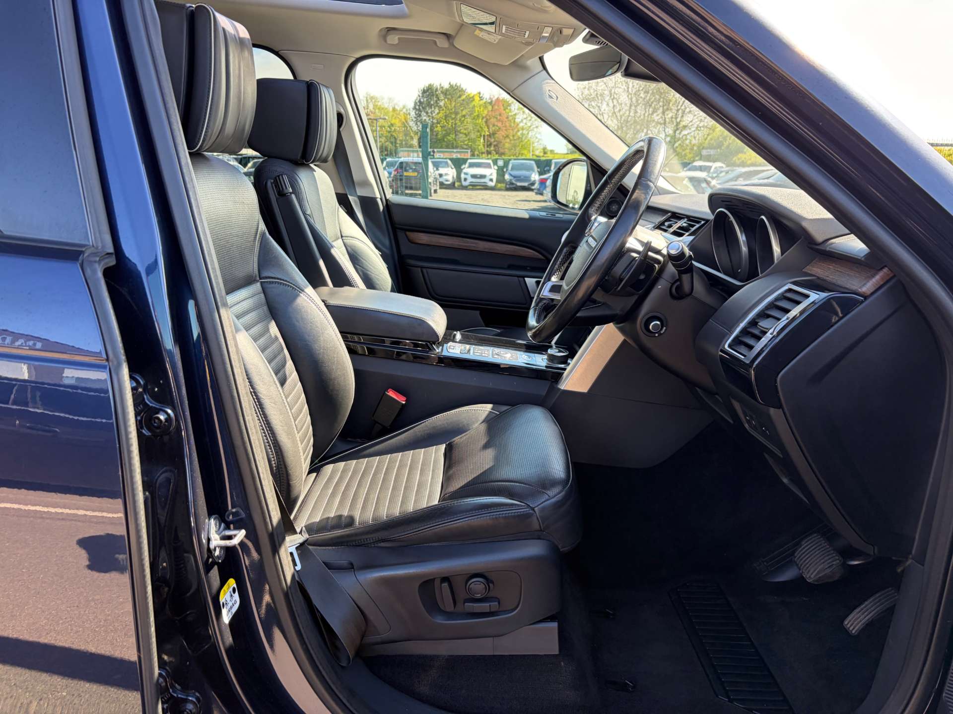 2017 Land Rover Discovery — image 39