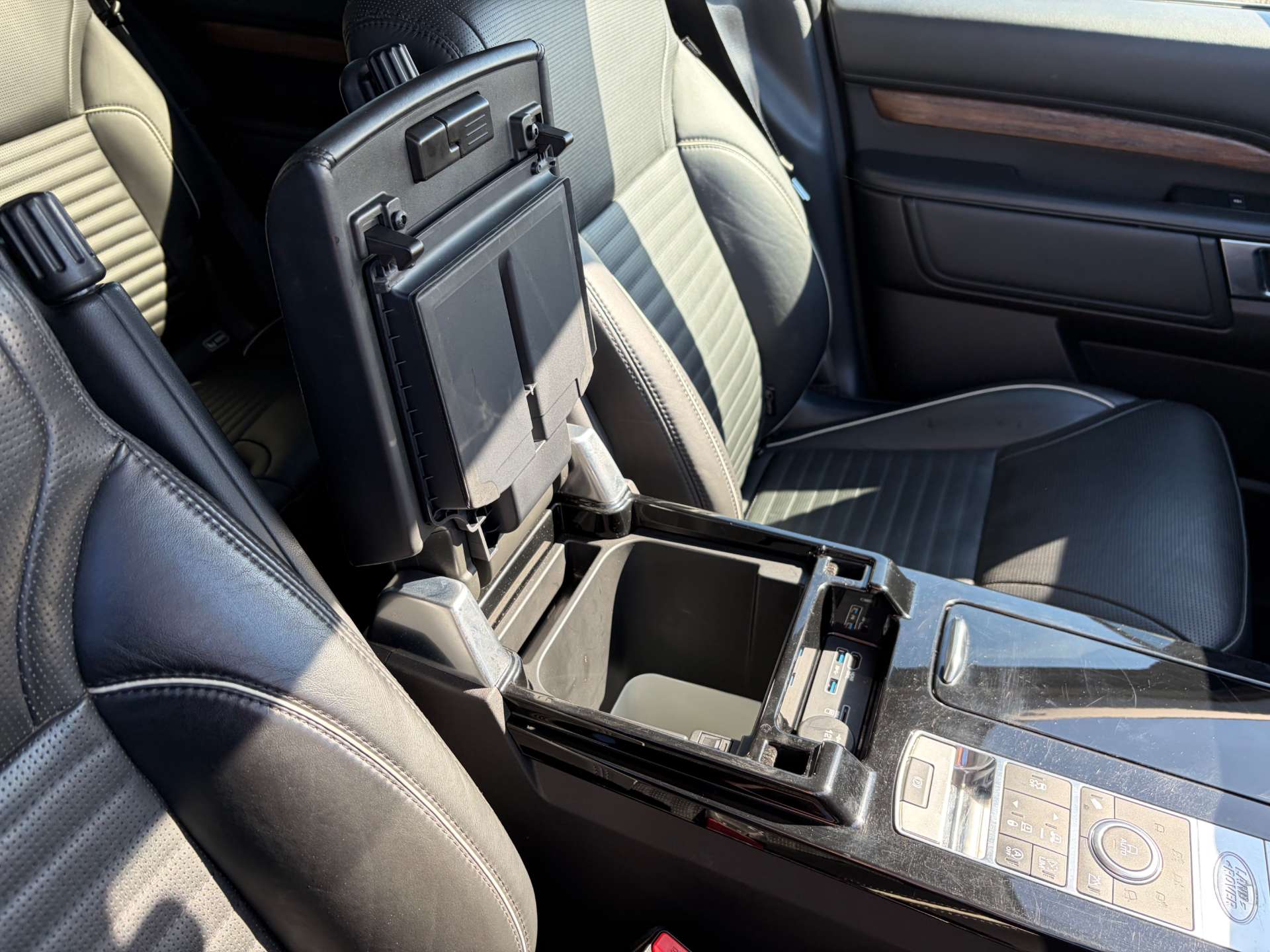 2017 Land Rover Discovery — image 54