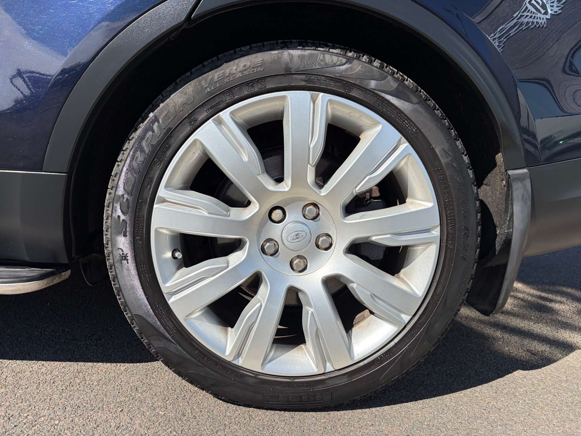 2017 Land Rover Discovery — image 11