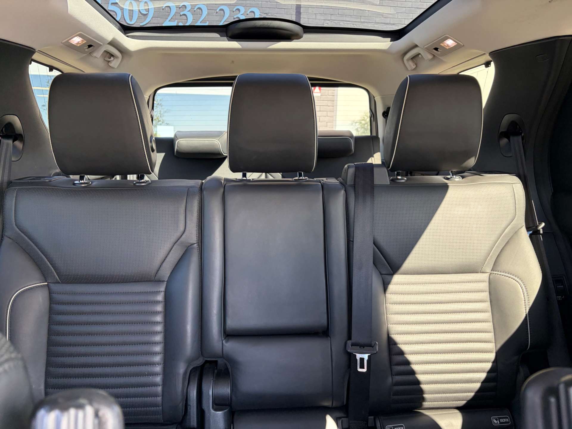 2017 Land Rover Discovery — image 35