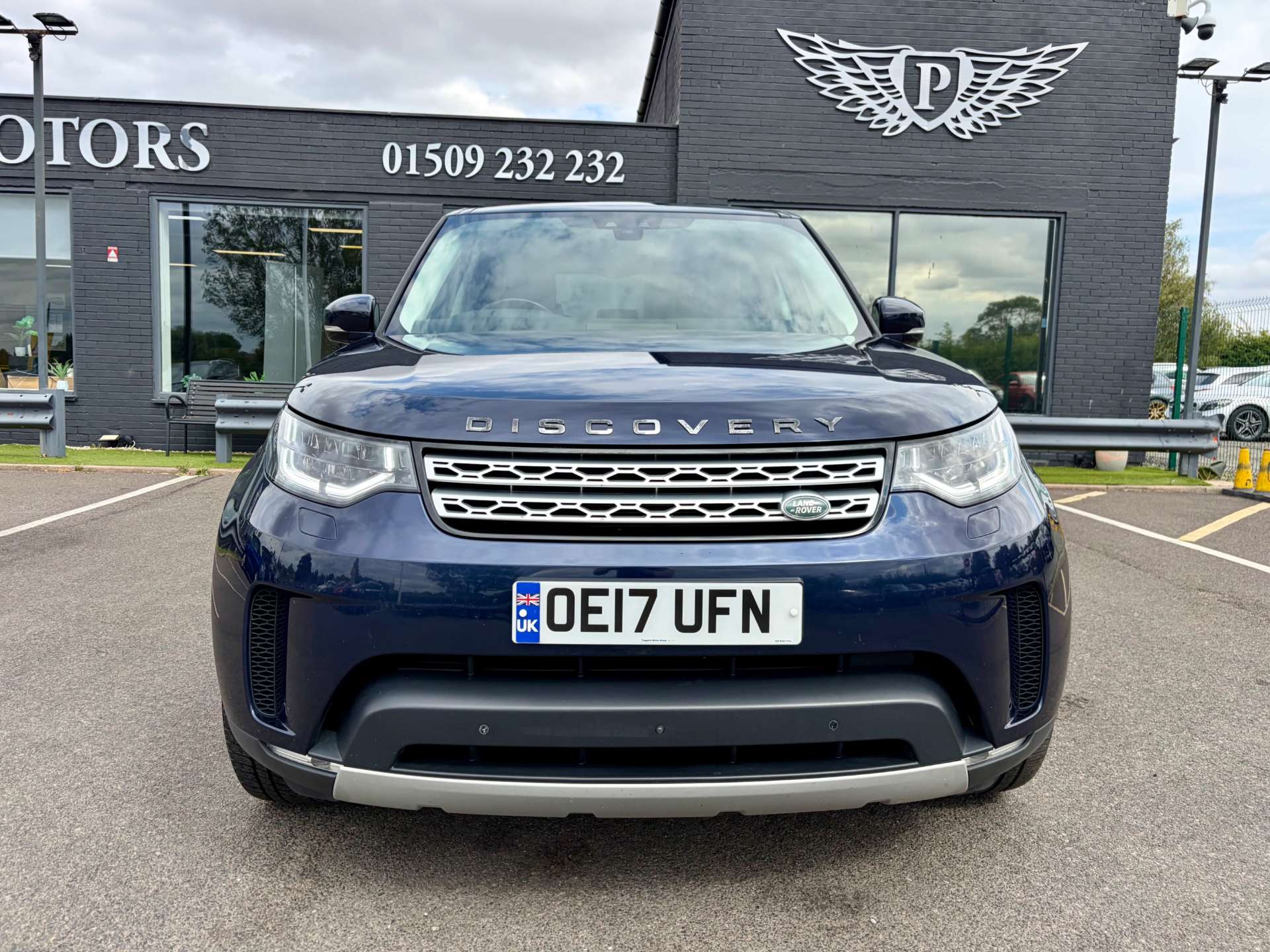 2017 Land Rover Discovery — image 4