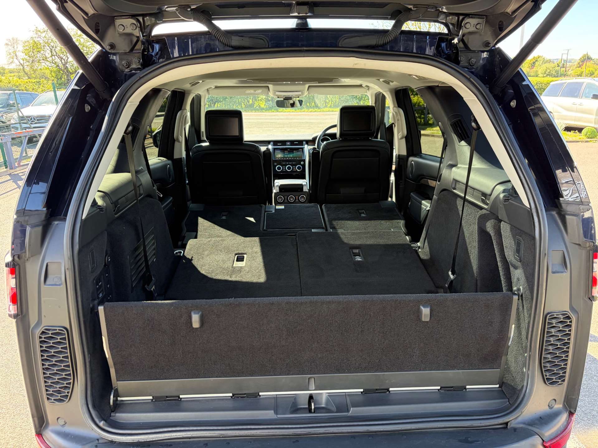 2017 Land Rover Discovery — image 26