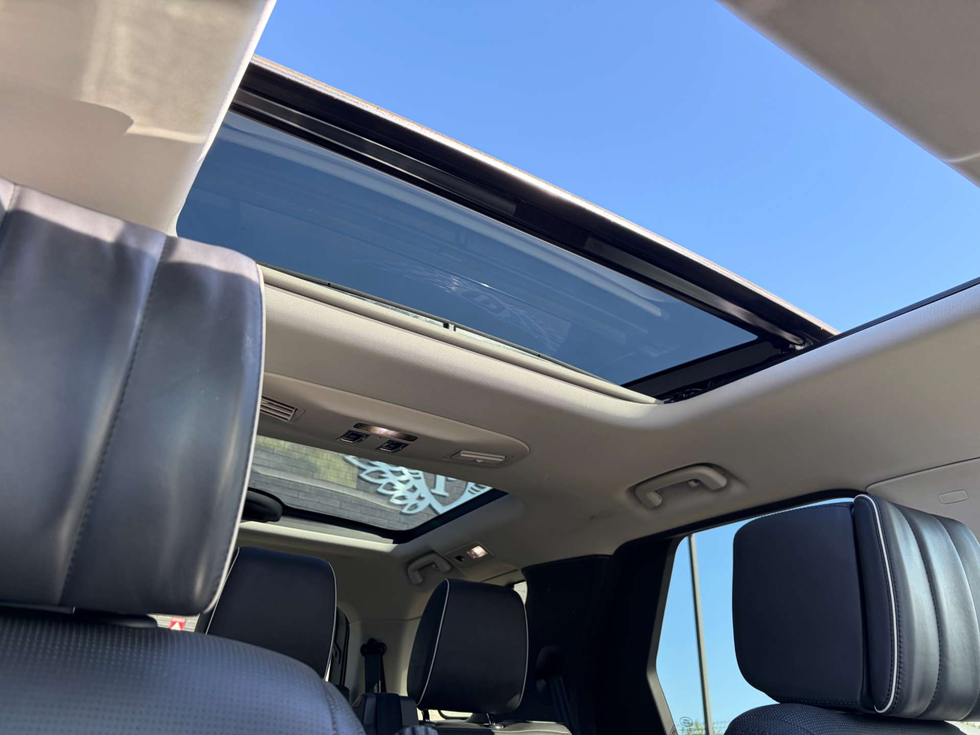 2017 Land Rover Discovery — image 43