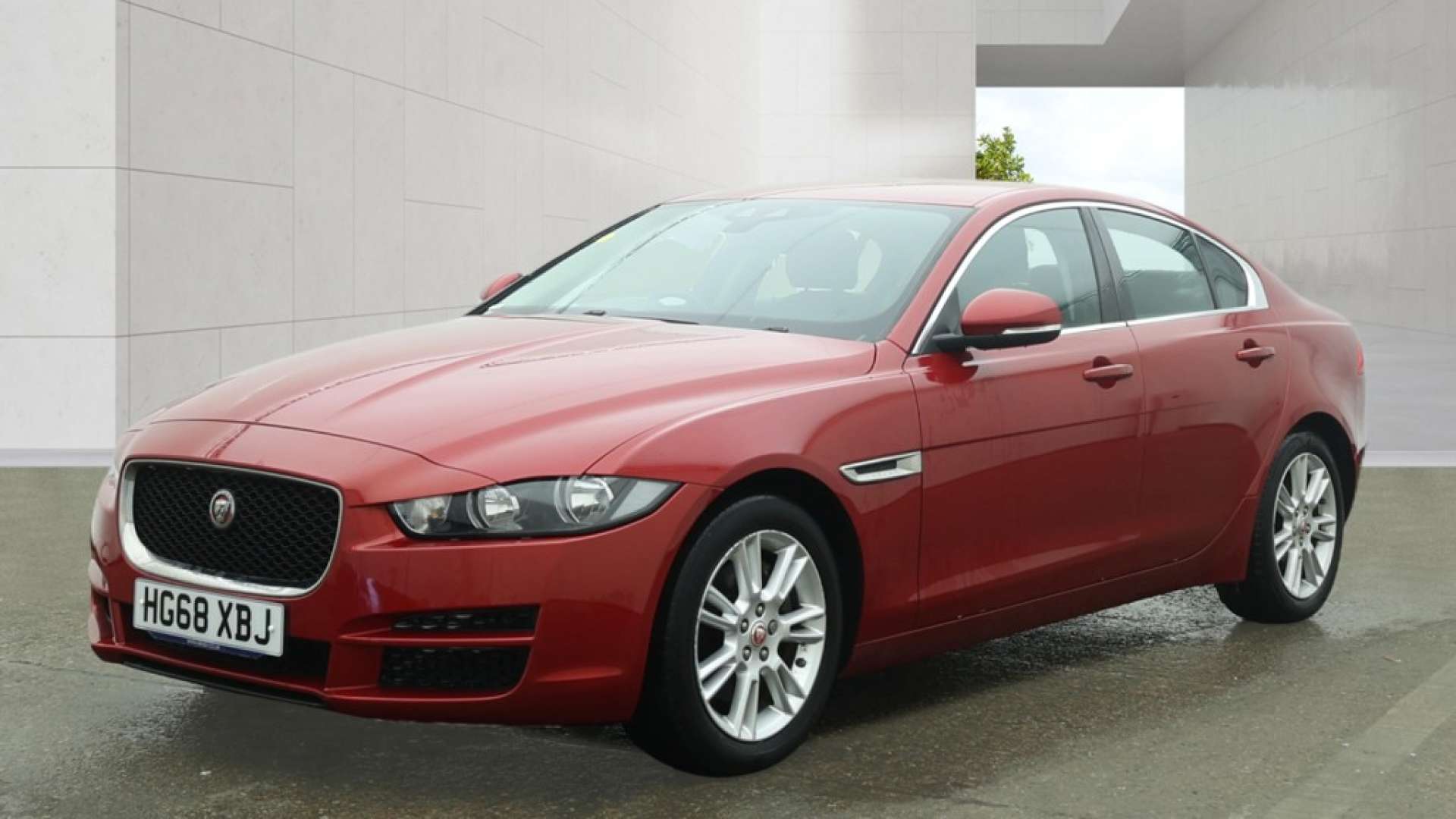 2018 Jaguar XE — image 3