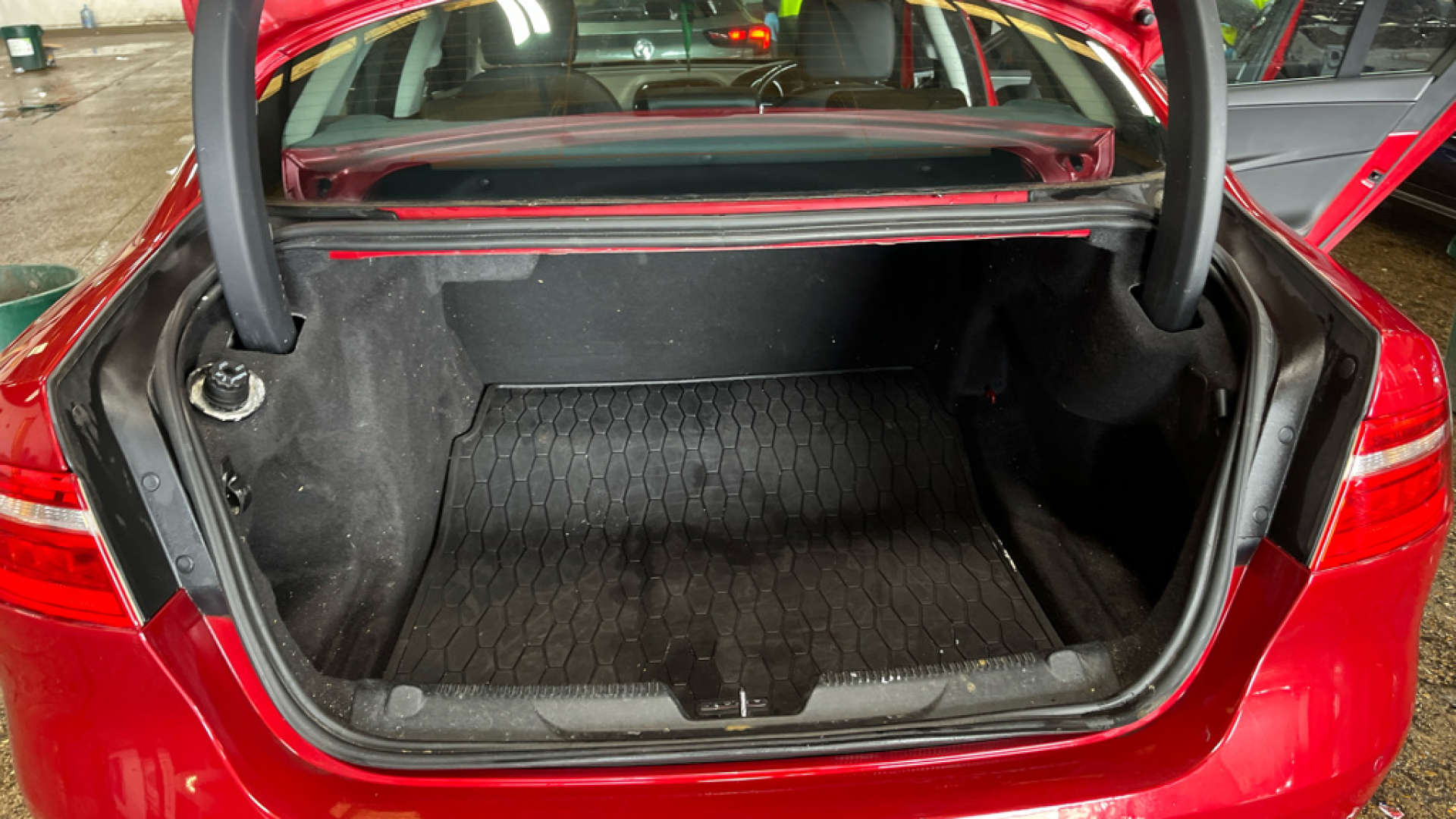 2018 Jaguar XE — image 10