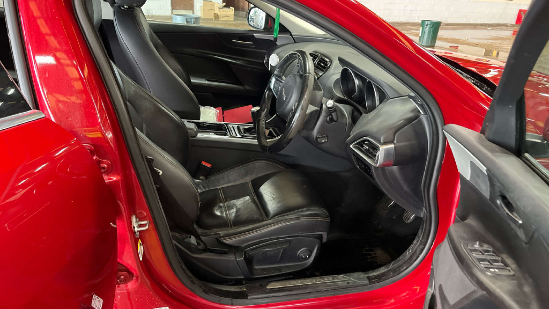 2018 Jaguar XE — image 12