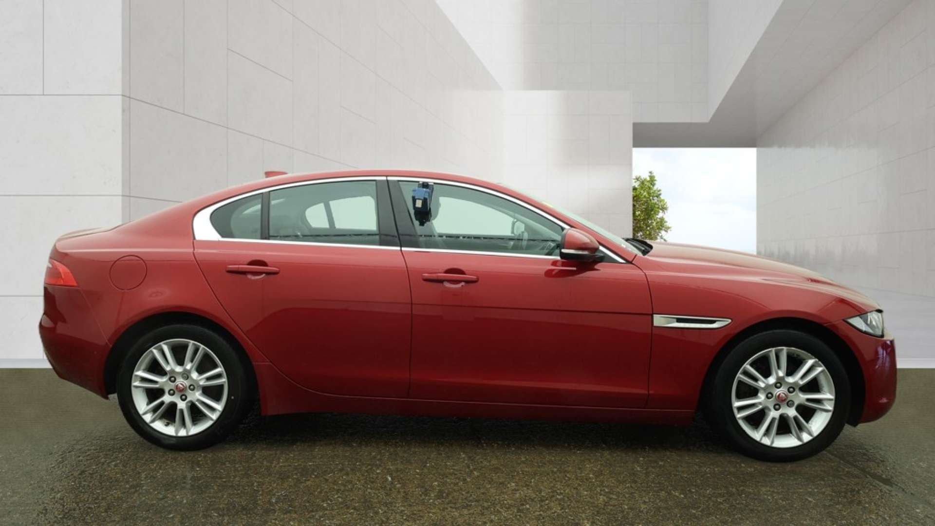 2018 Jaguar XE — image 6